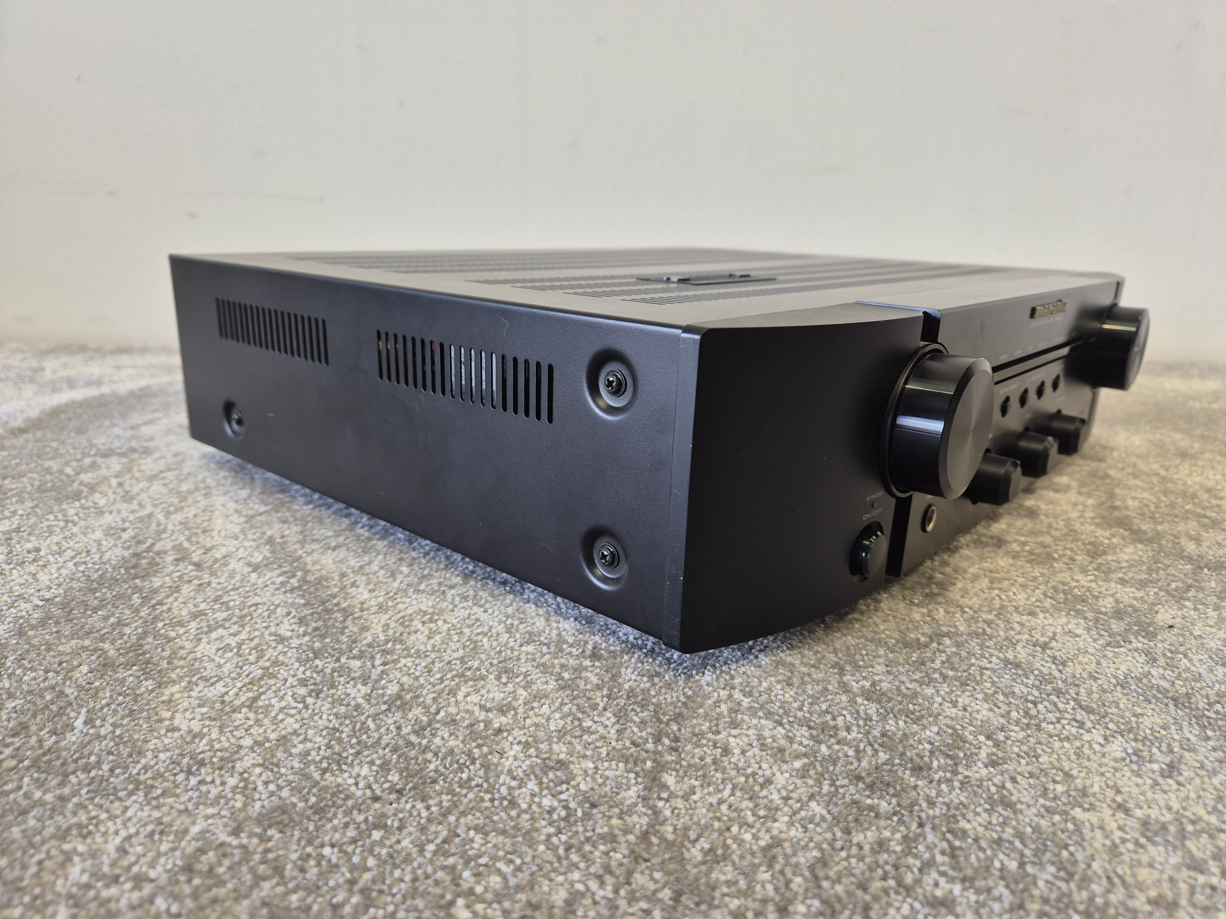 Marantz PM6004 - Stereo Integrated Amplifier - Image 5