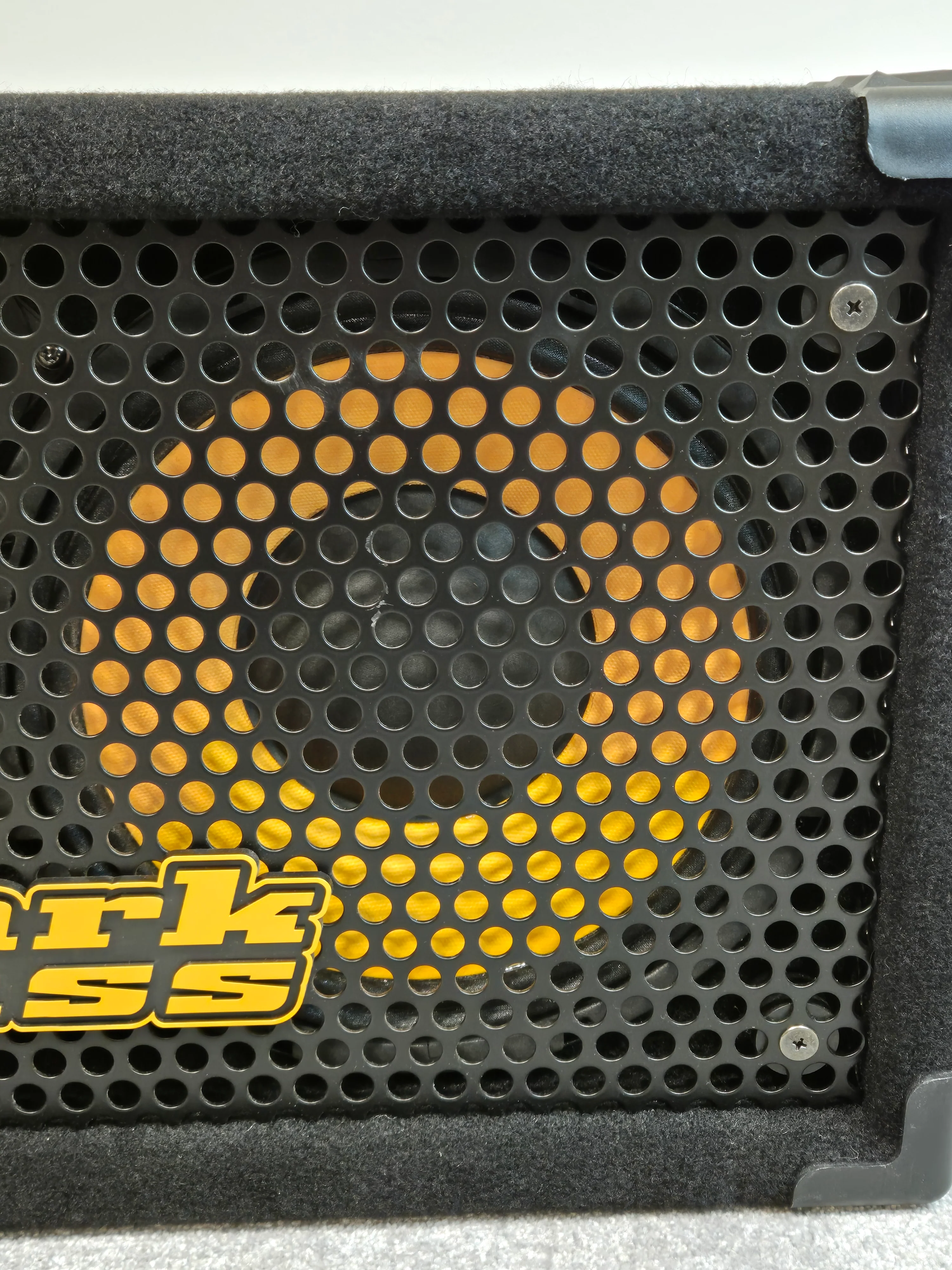 MarkBass Traveler 102 - 400W RMS Bass Speaker Cabinet - Image 2