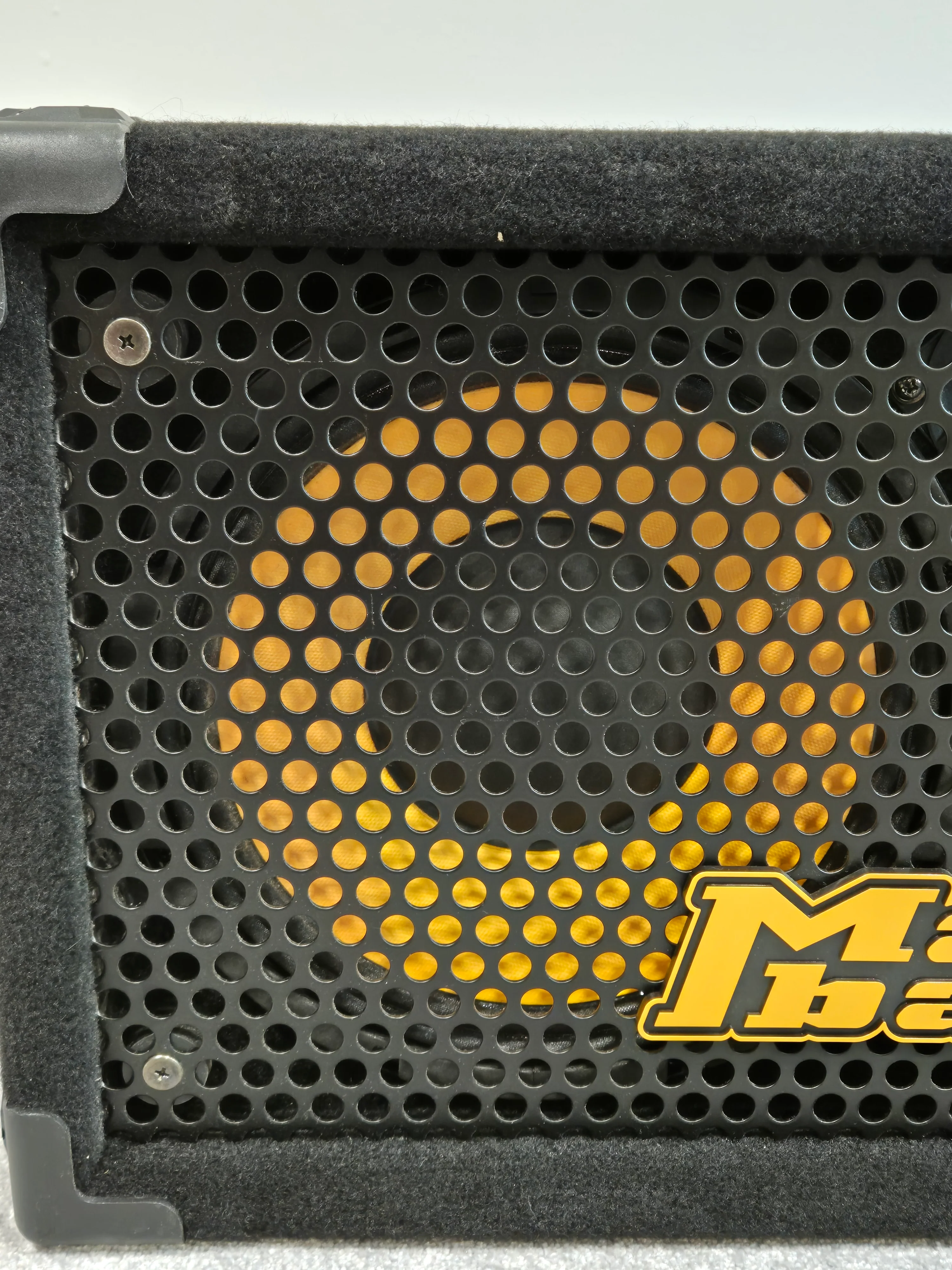 MarkBass Traveler 102 - 400W RMS Bass Speaker Cabinet - Image 3