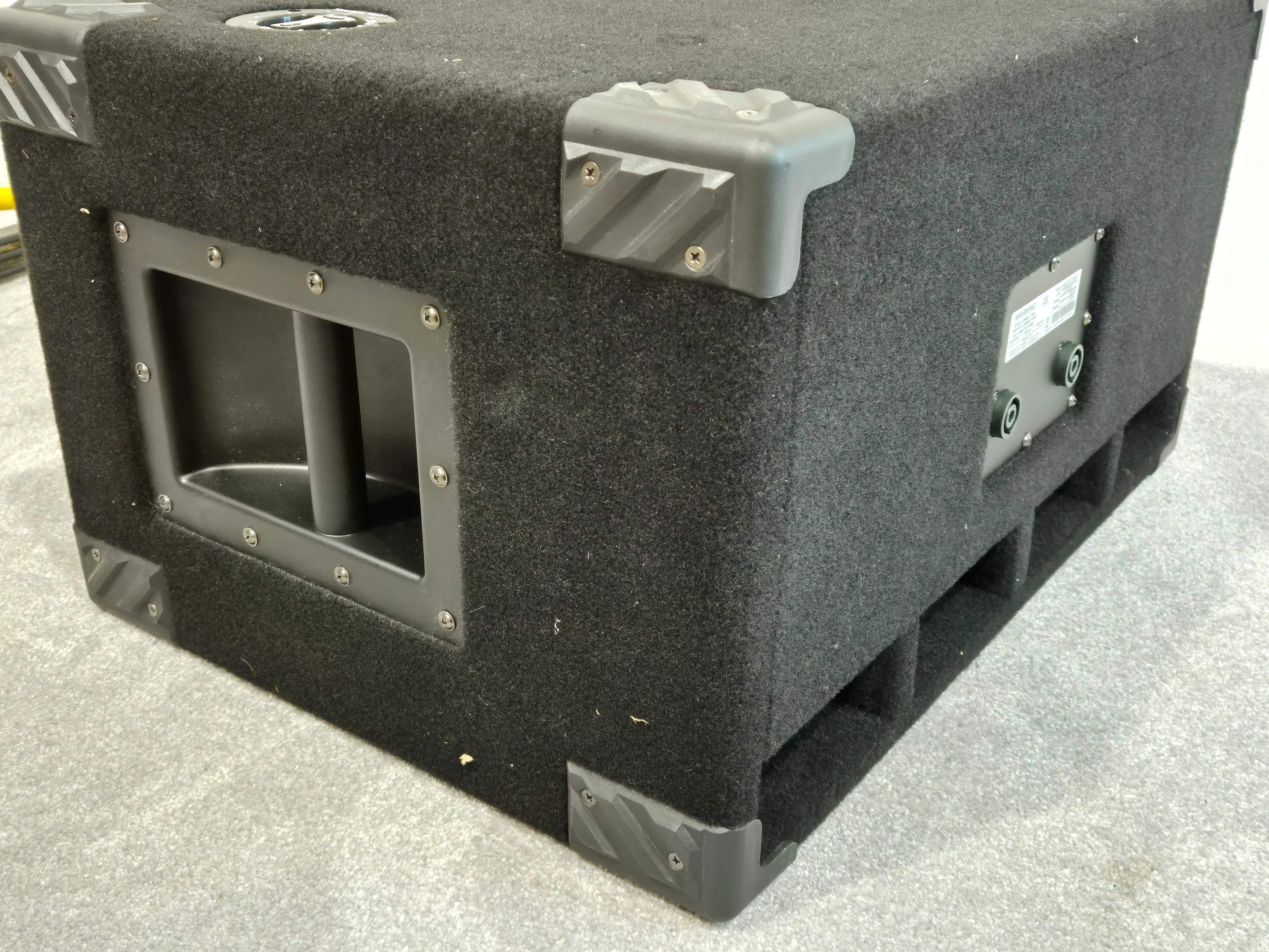 MarkBass Traveler 102 - 400W RMS Bass Speaker Cabinet - Image 6