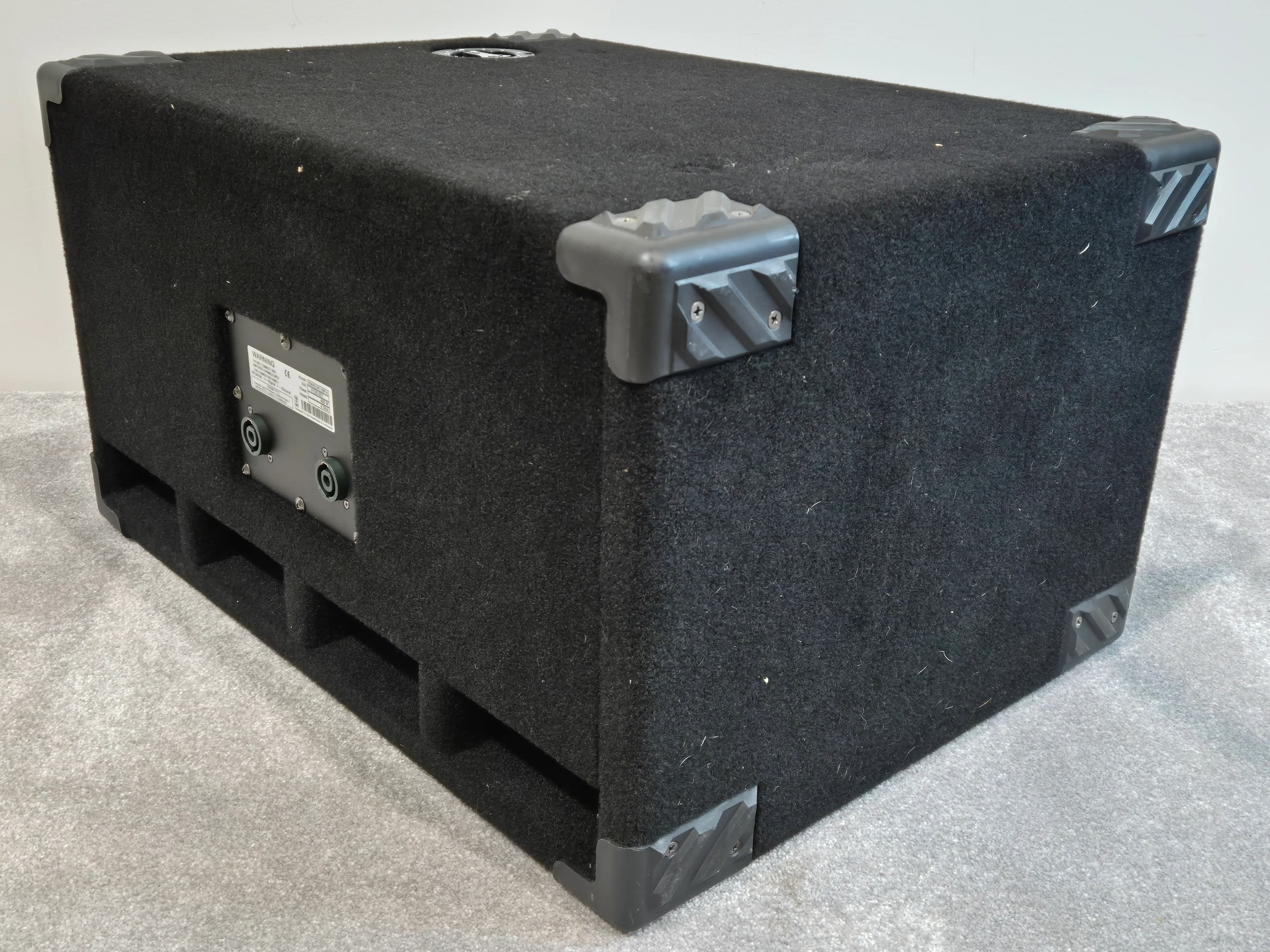 MarkBass Traveler 102 - 400W RMS Bass Speaker Cabinet - Image 9