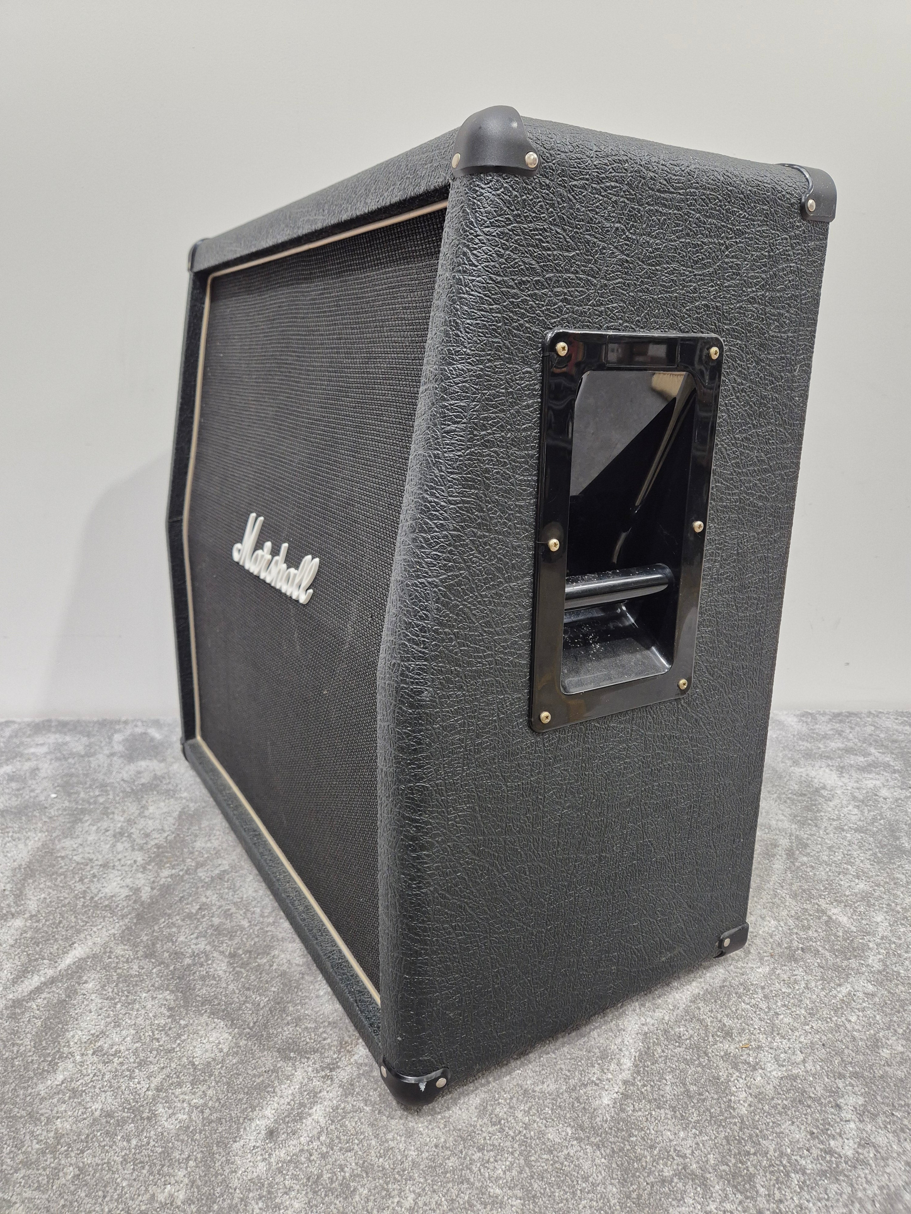 Marshall AVT412 - 200W 4x12 Angled Guitar Cabinet - Image 9