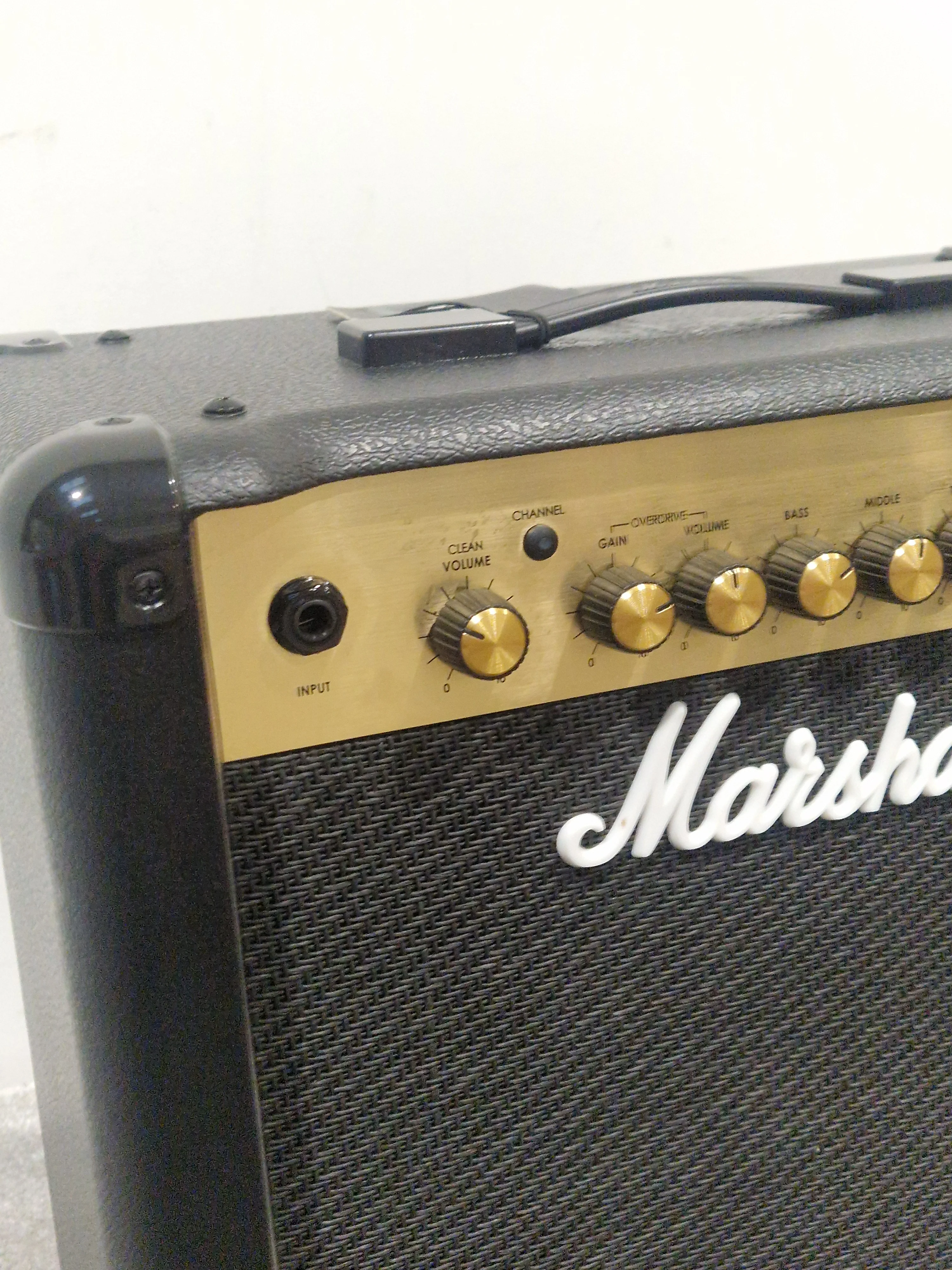 Marshall MG15R - 15W Combo Amp - Excellent w/ Power Supply - Image 2