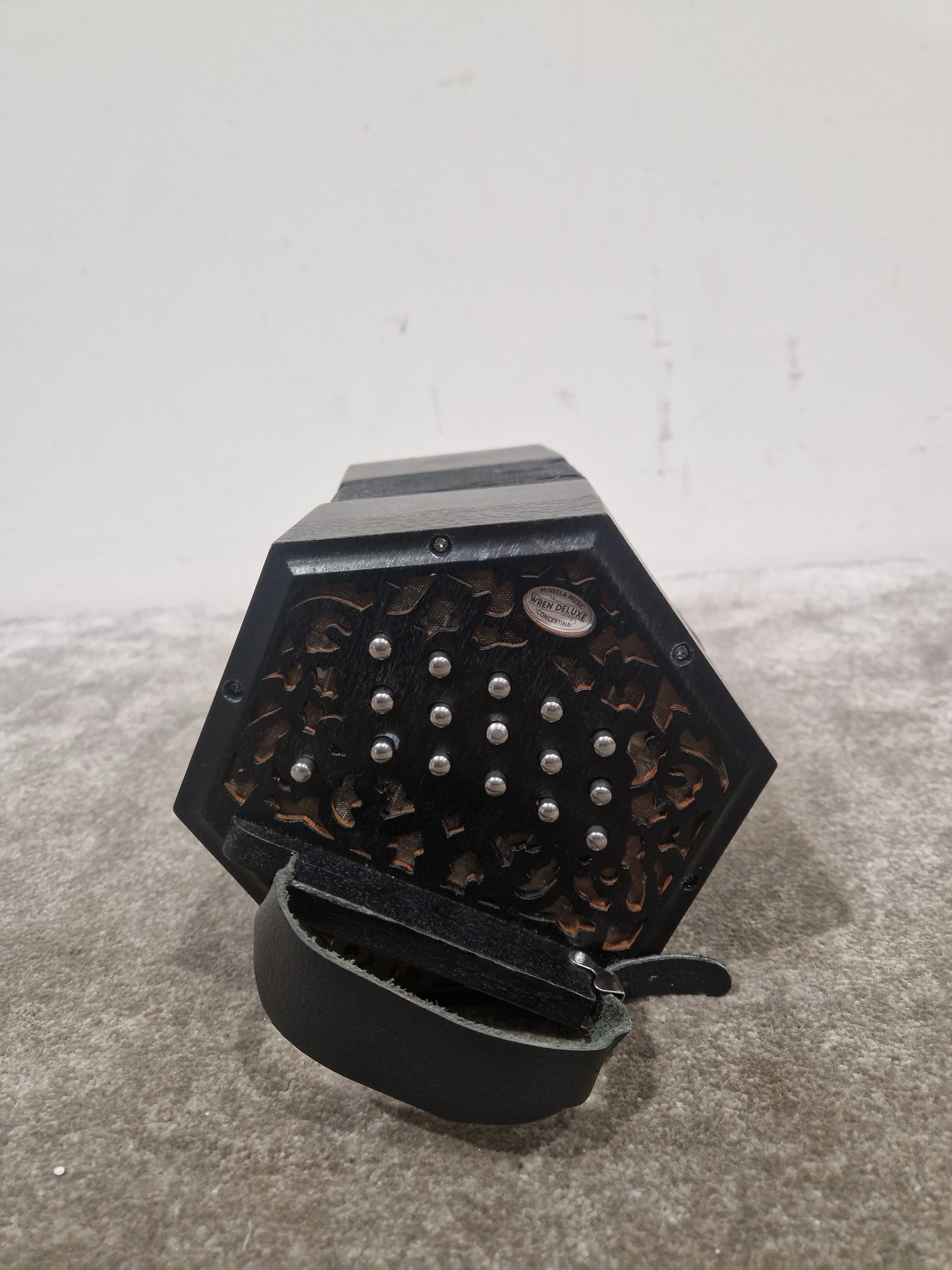 McNeela Wren Deluxe Concertina - Traditional Craftsmanship - Excellent w/ Original Box & Hard Case - Image 5
