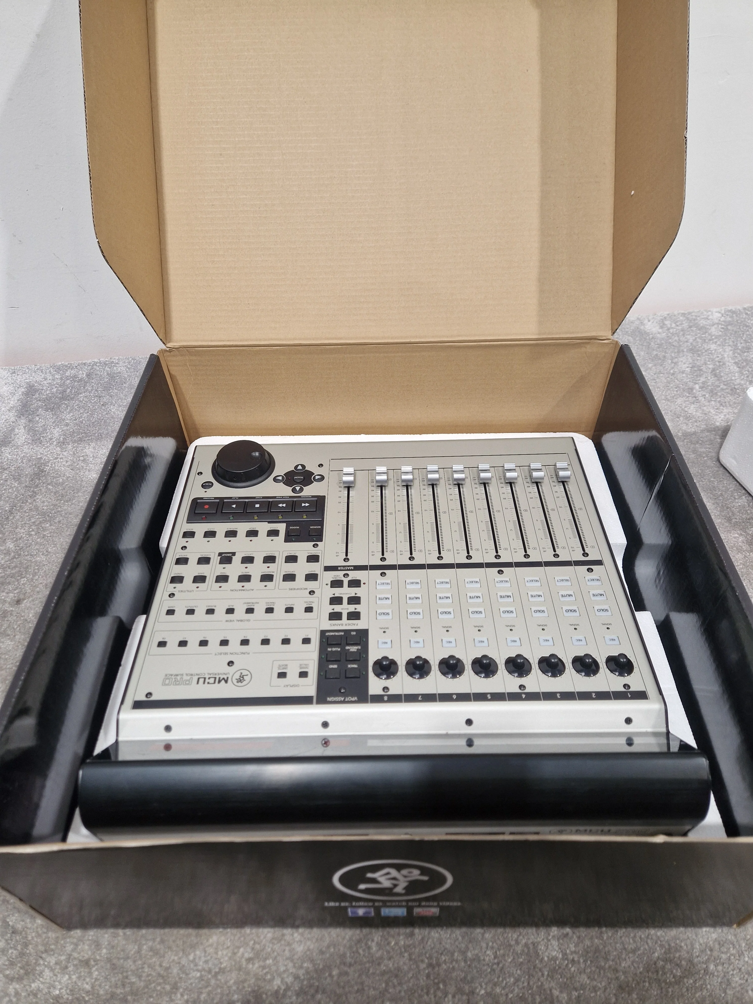 Mackie MCU Pro – 8-Channel DAW Controller – Excellent w/ Box - Image 2