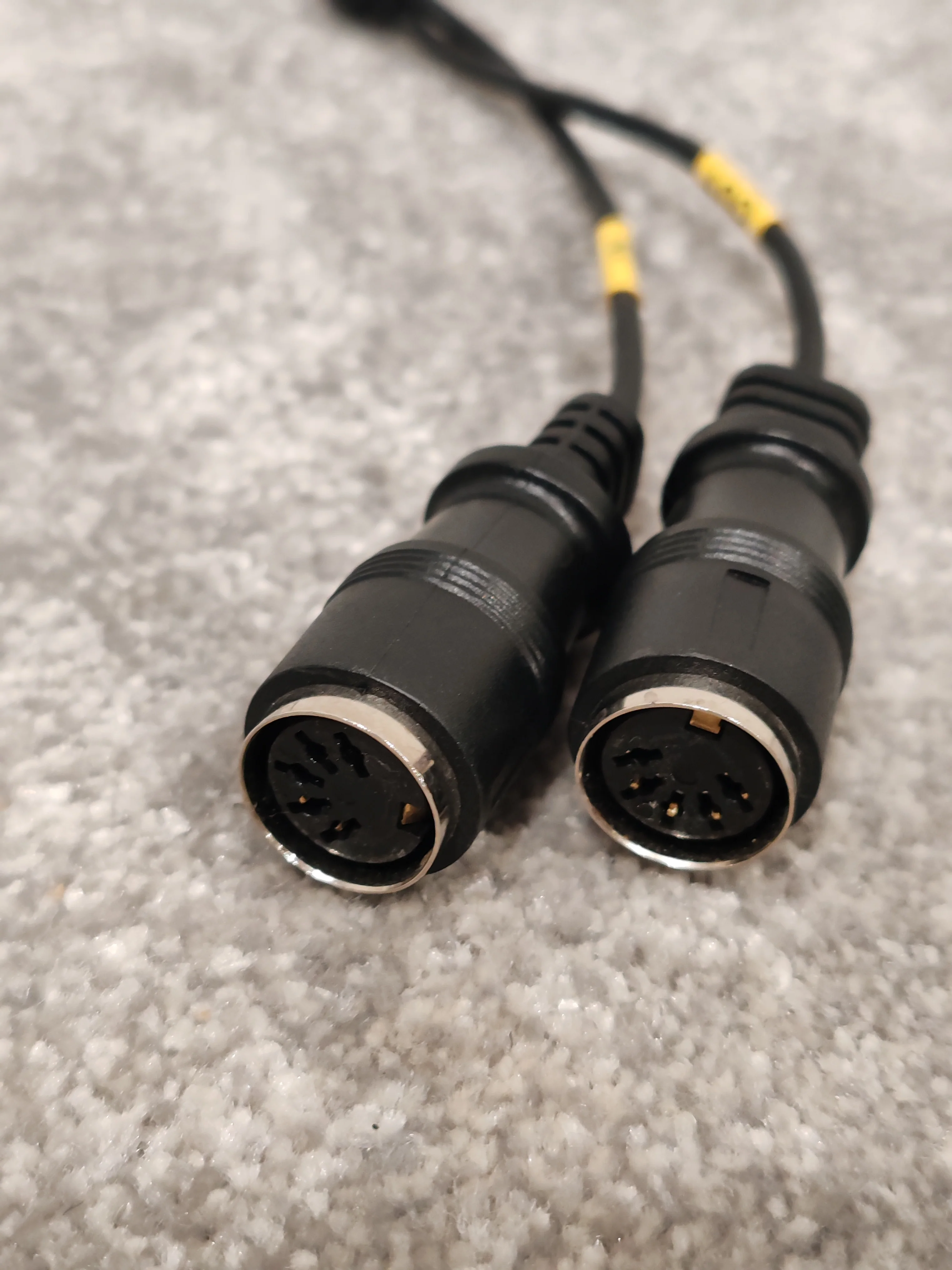 MIDI Breakout Cable 6 Pin Din - MIDI Y Splitter - 50cm - Image 3