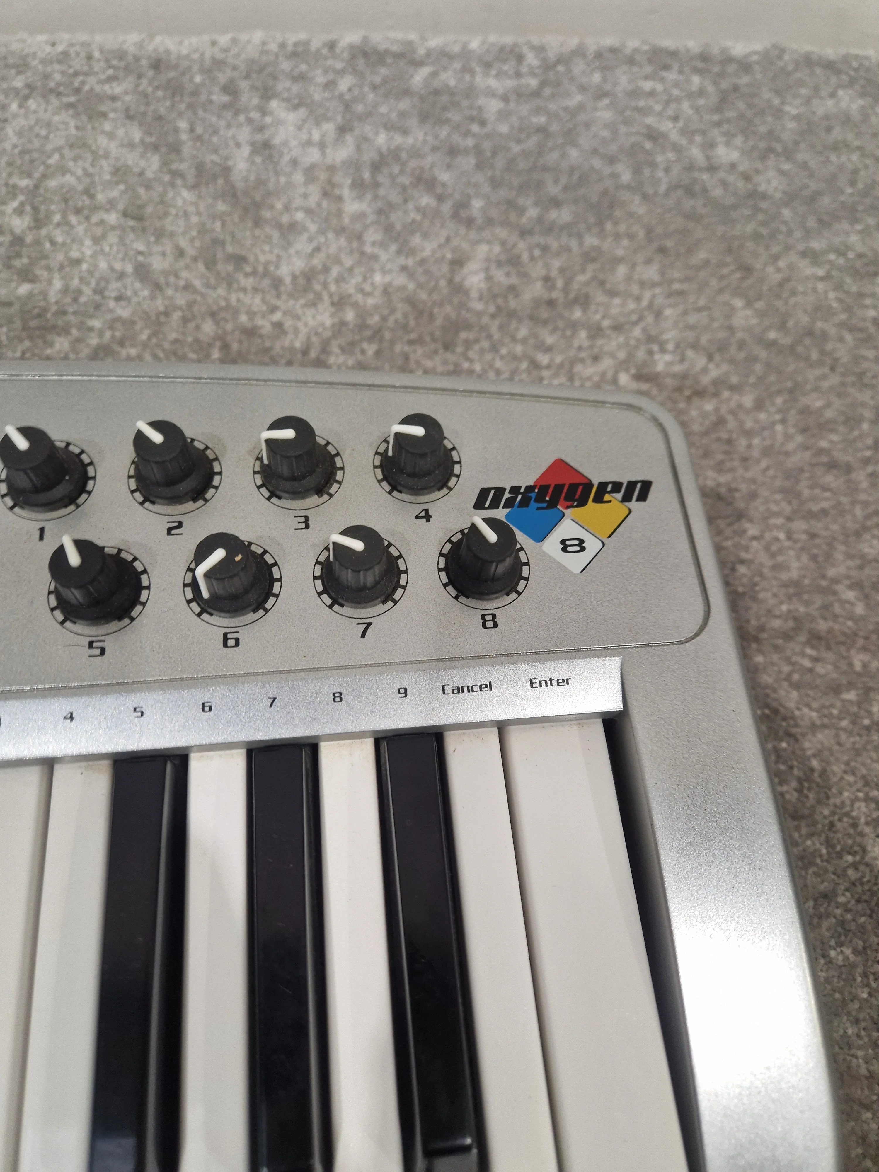 Midiman Oxygen 8 - MIDI Controller Keyboard - Excellent - Image 10