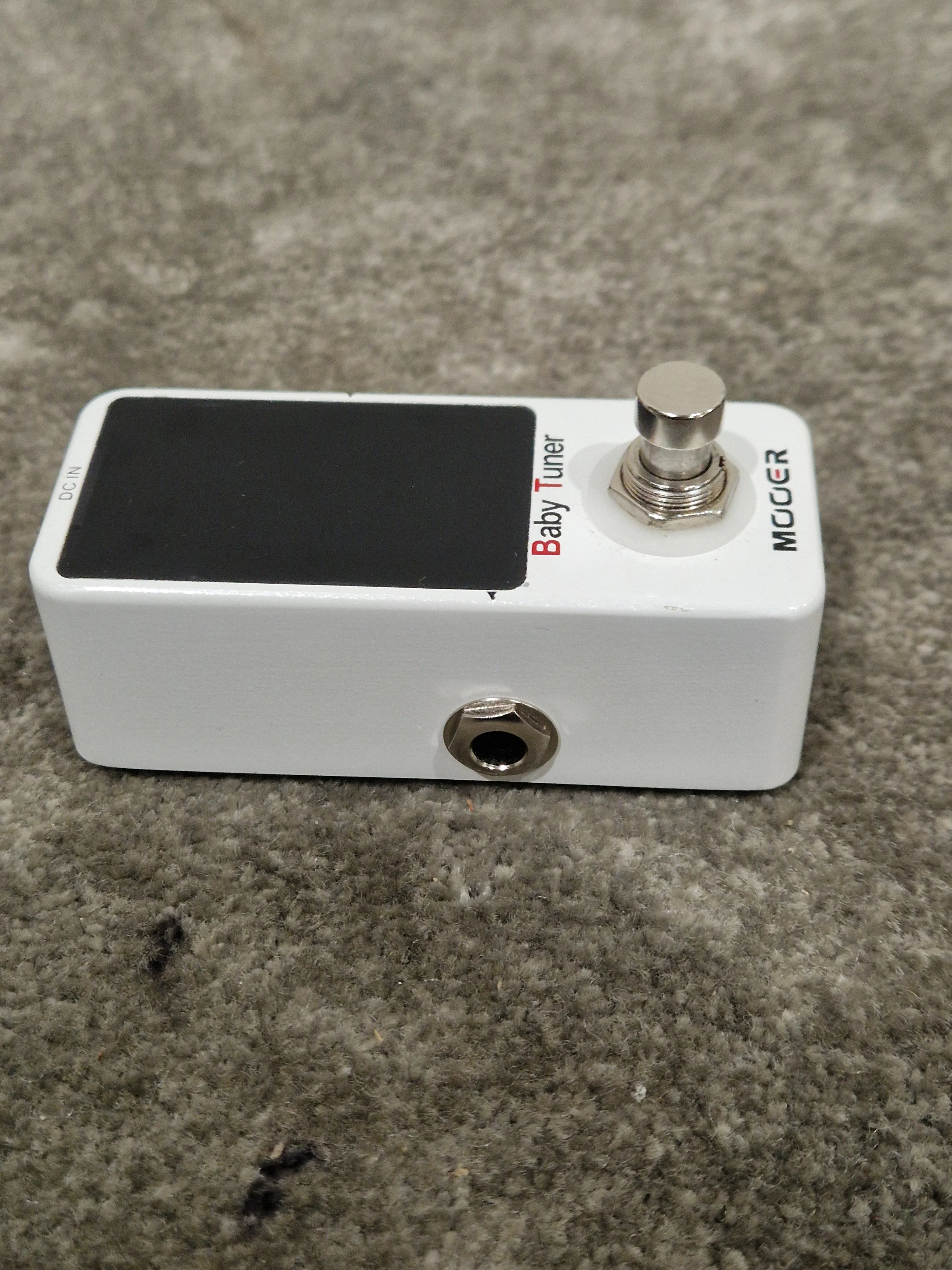 Mooer Baby Tuner - Tuner Pedal - White - Excellent - Image 7