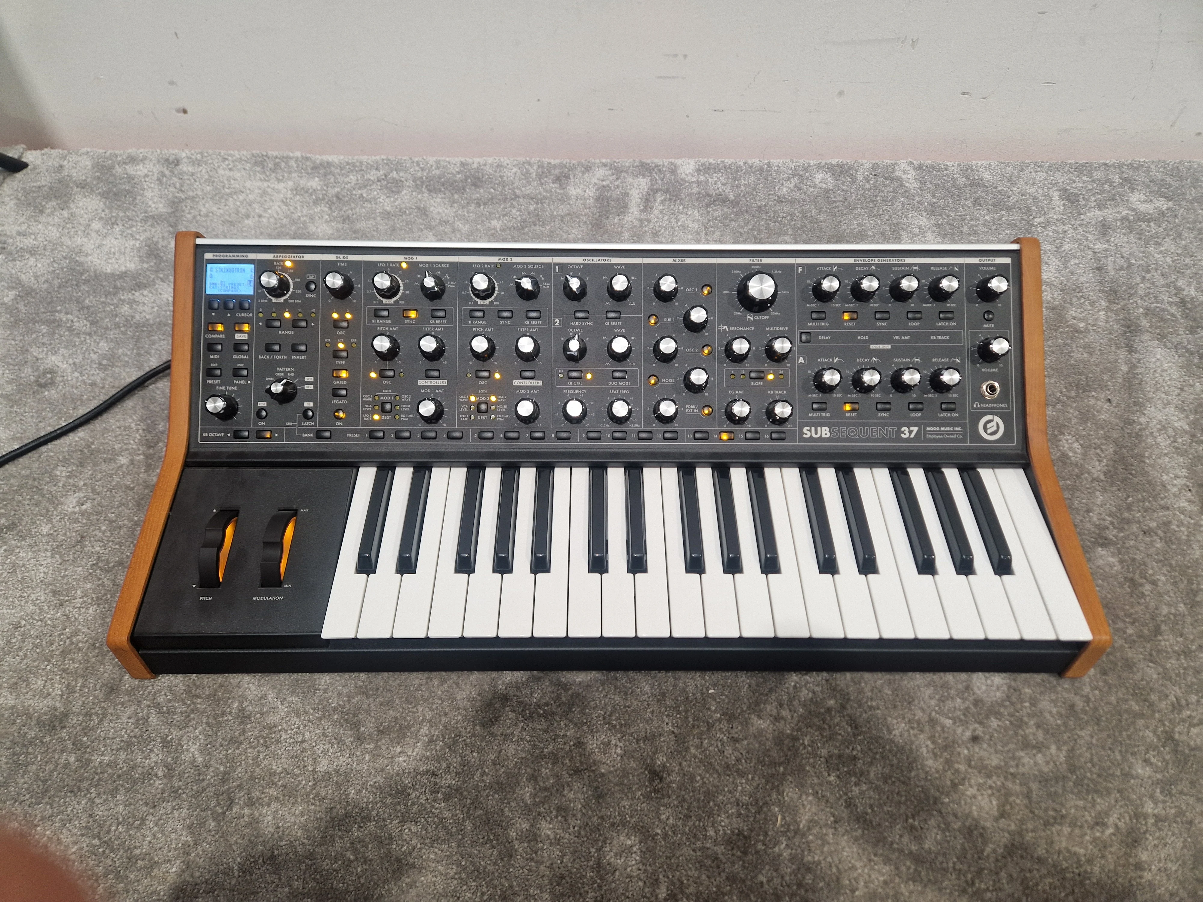 Moog Subsequent 37 Keyboard - Paraphonic Synthesizer, 37-Key - Excellent w/ Original Box & Power Supply & Manuals - Image 10