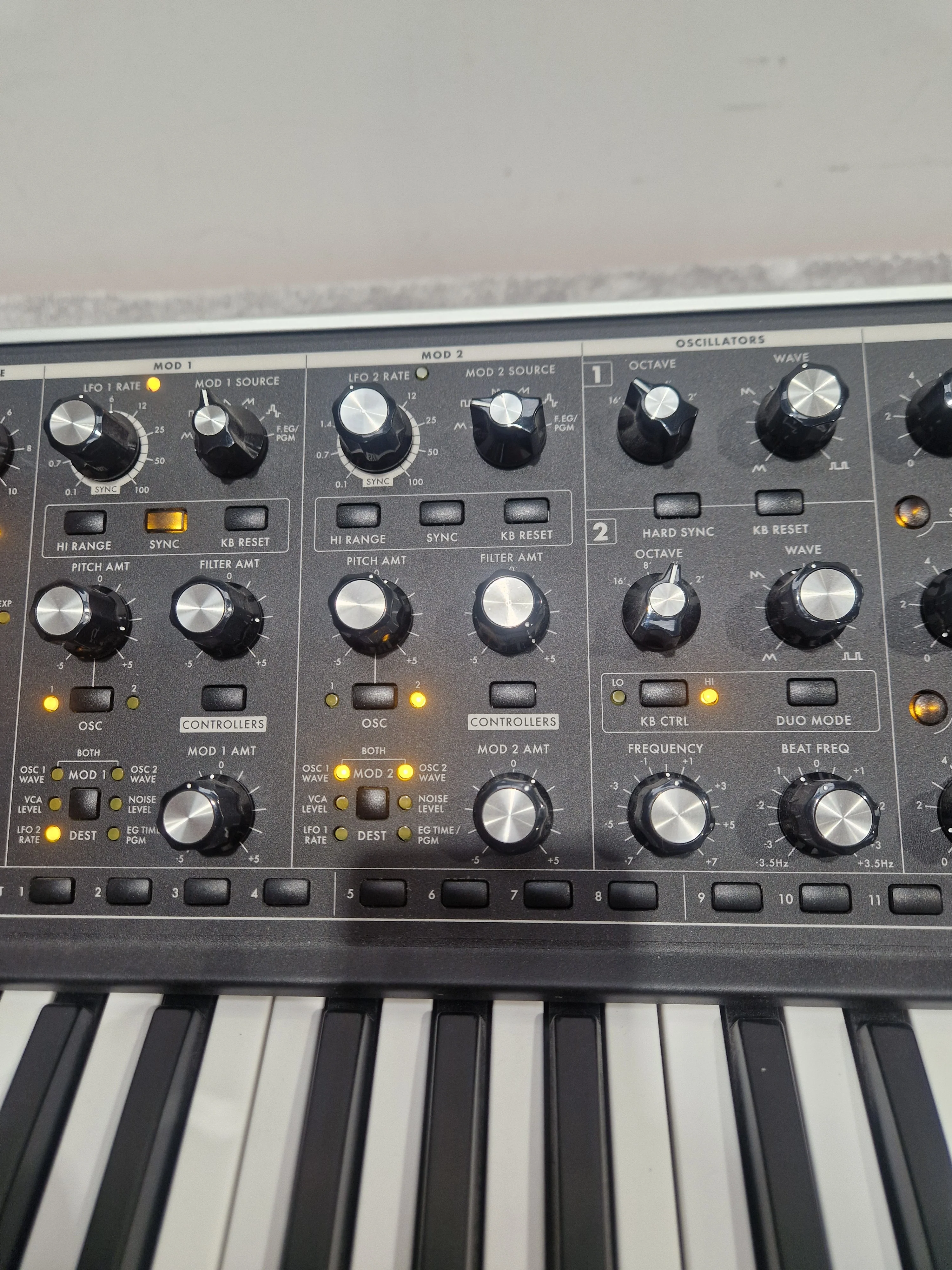 Moog Subsequent 37 Keyboard - Paraphonic Synthesizer, 37-Key - Excellent w/ Original Box & Power Supply & Manuals - Image 12