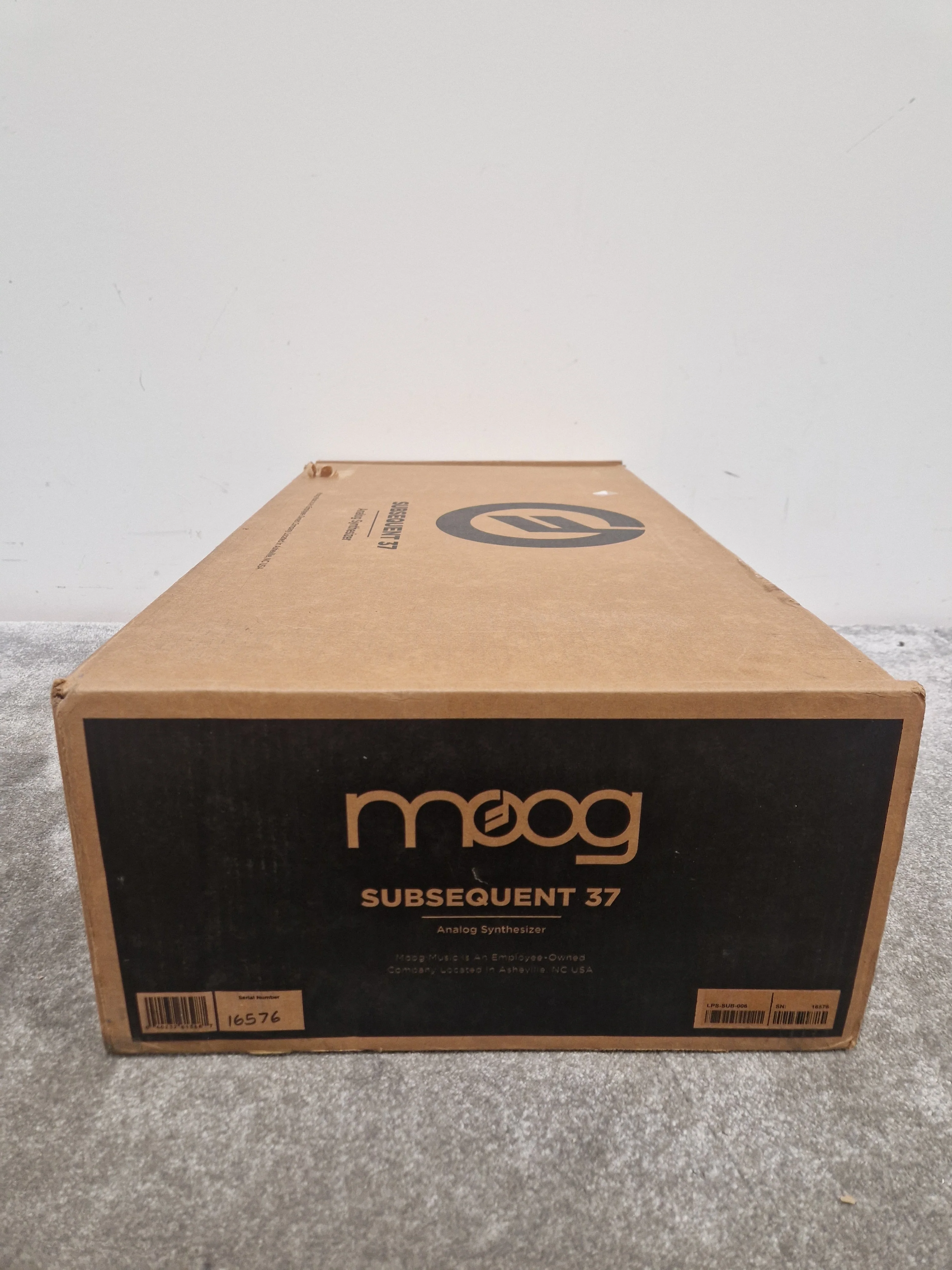 Moog Subsequent 37 Keyboard - Paraphonic Synthesizer, 37-Key - Excellent w/ Original Box & Power Supply & Manuals - Image 2