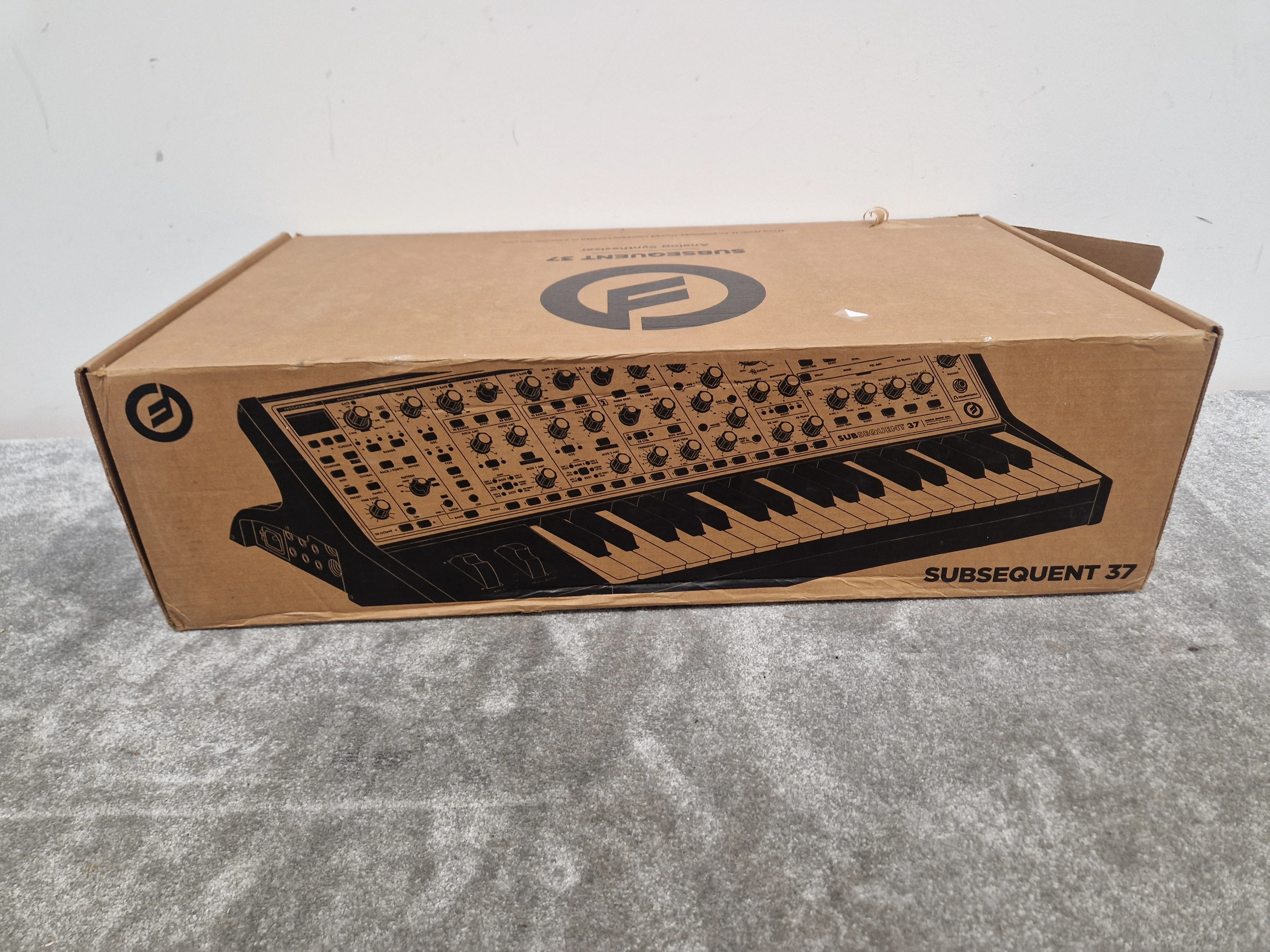 Moog Subsequent 37 Keyboard - Paraphonic Synthesizer, 37-Key - Excellent w/ Original Box & Power Supply & Manuals - Image 9
