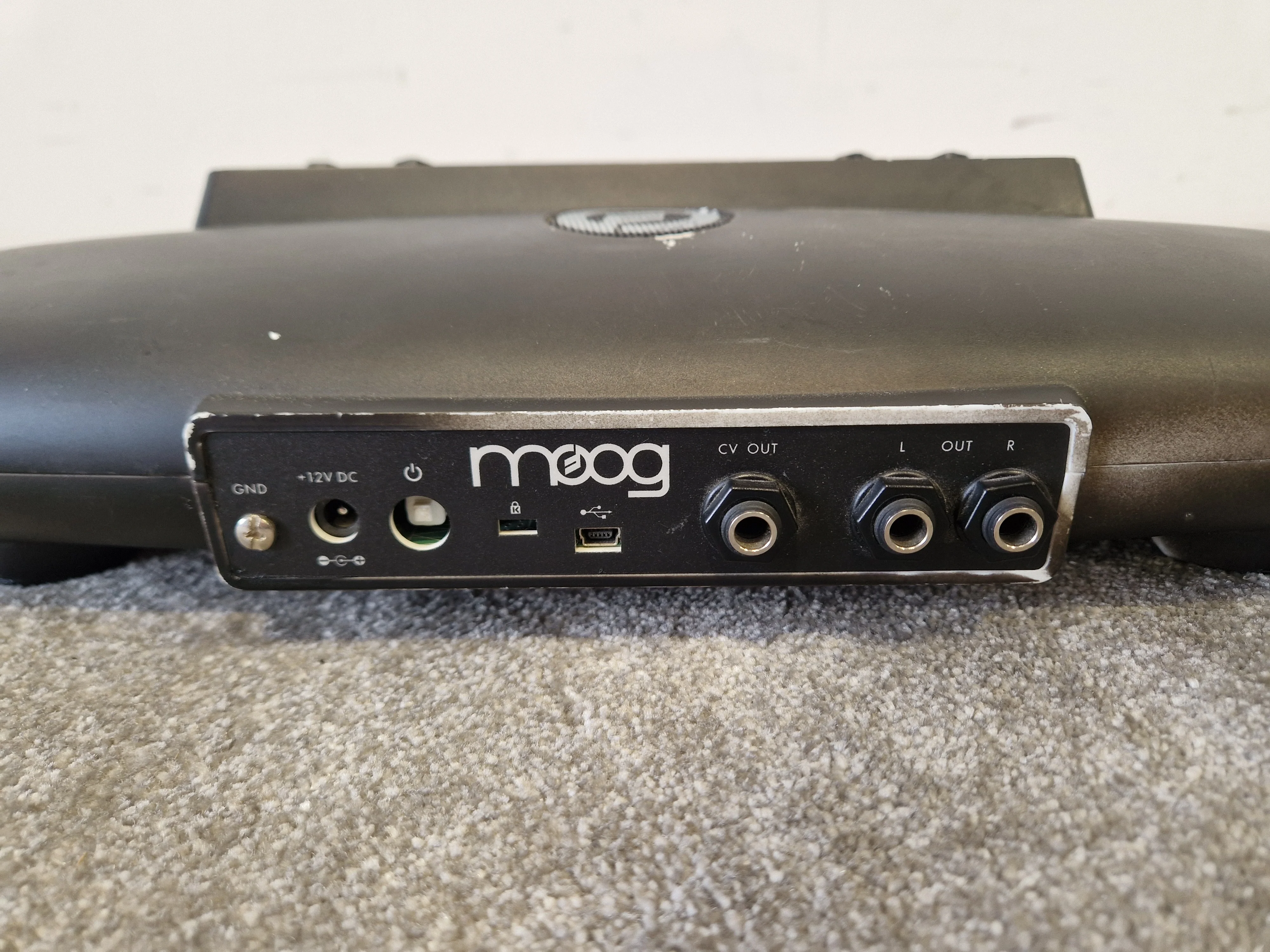 Moog Theremini Theremin - Expressive Gesture Control, Built-in Presets - Good w/ Power Supply - Image 5