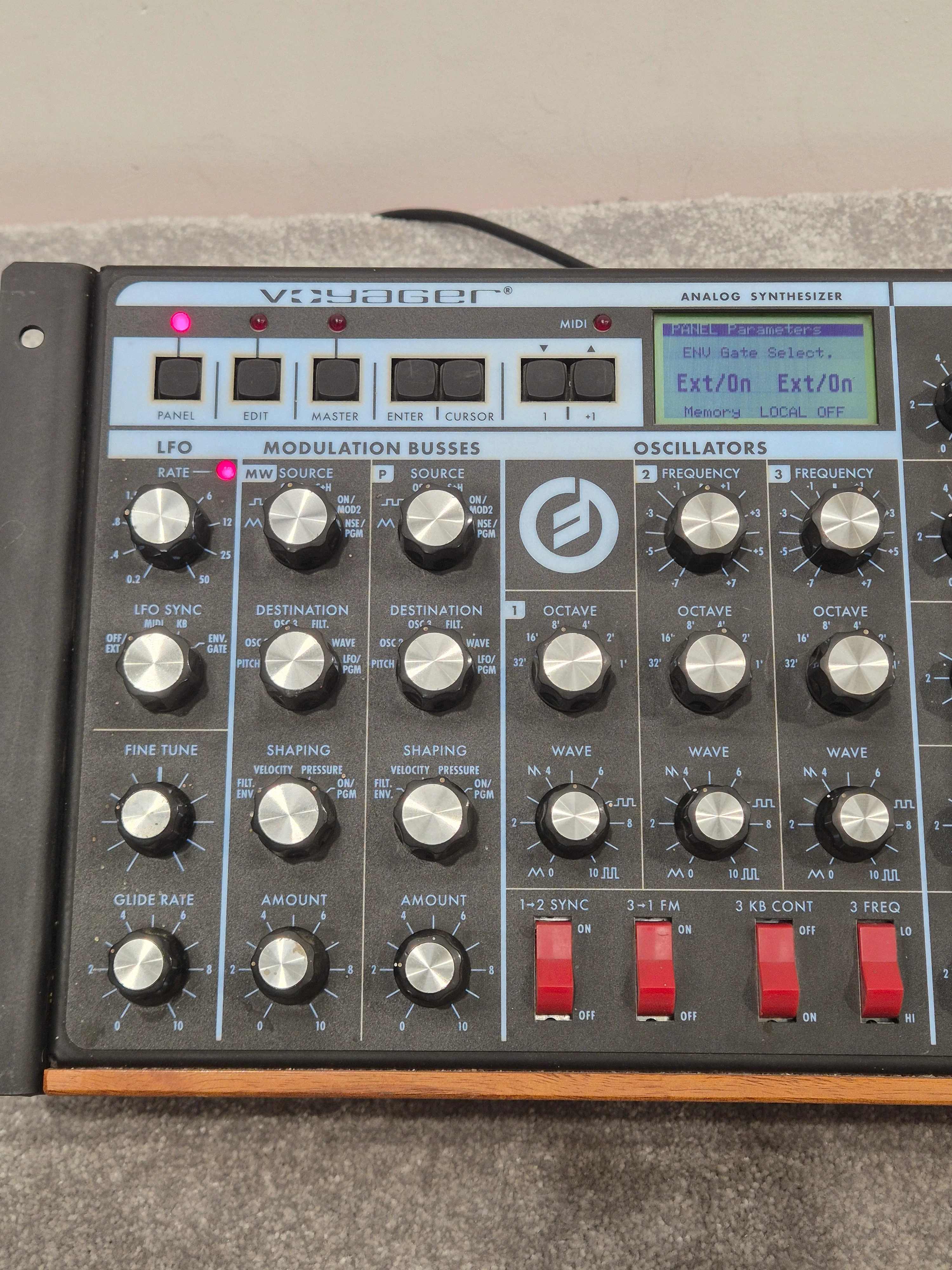 Moog Voyager RME - 5U Rack Mount Synthesizer - Image 2