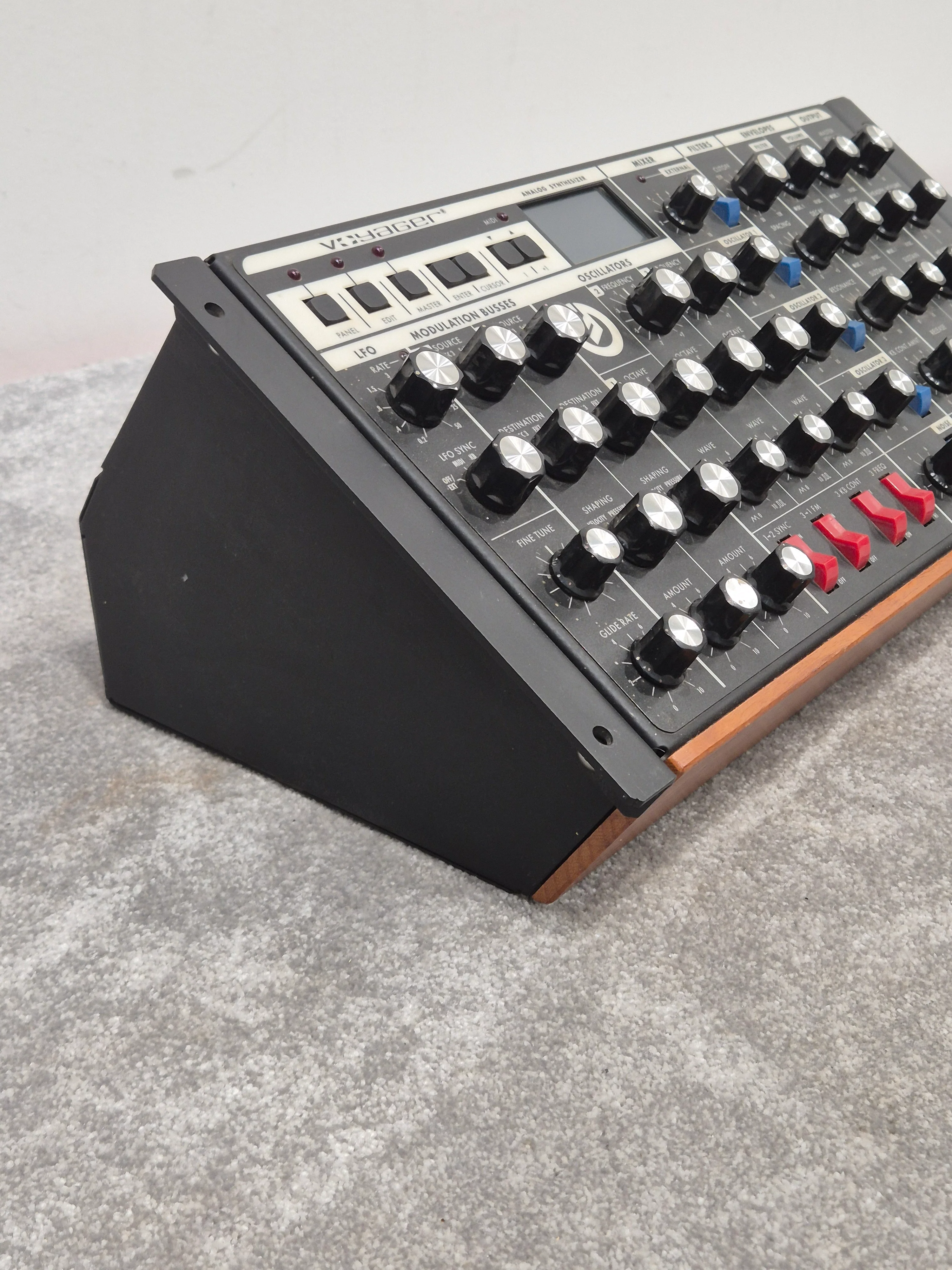 Moog Voyager RME - 5U Rack Mount Synthesizer - Image 4