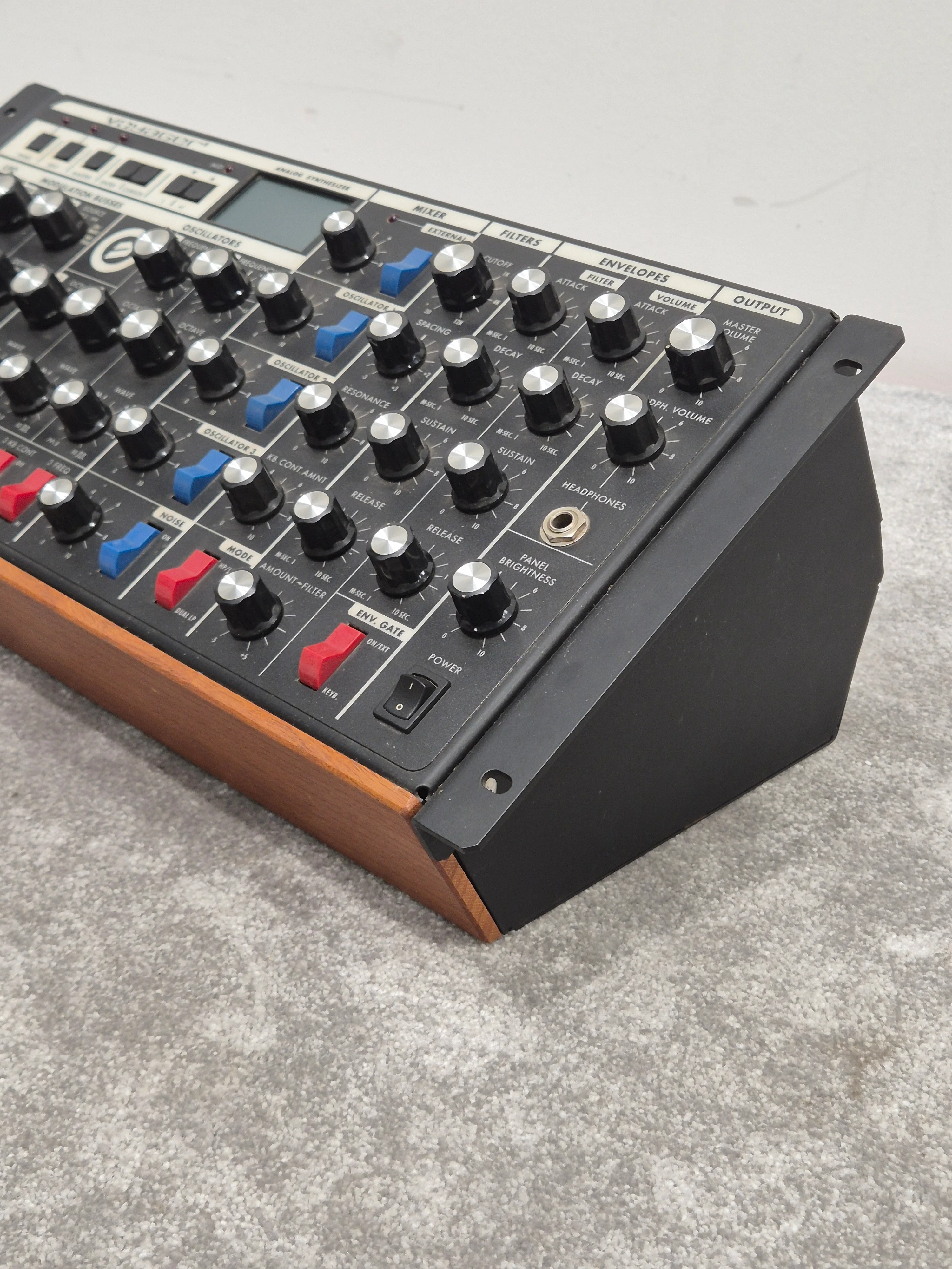 Moog Voyager RME - 5U Rack Mount Synthesizer - Image 5
