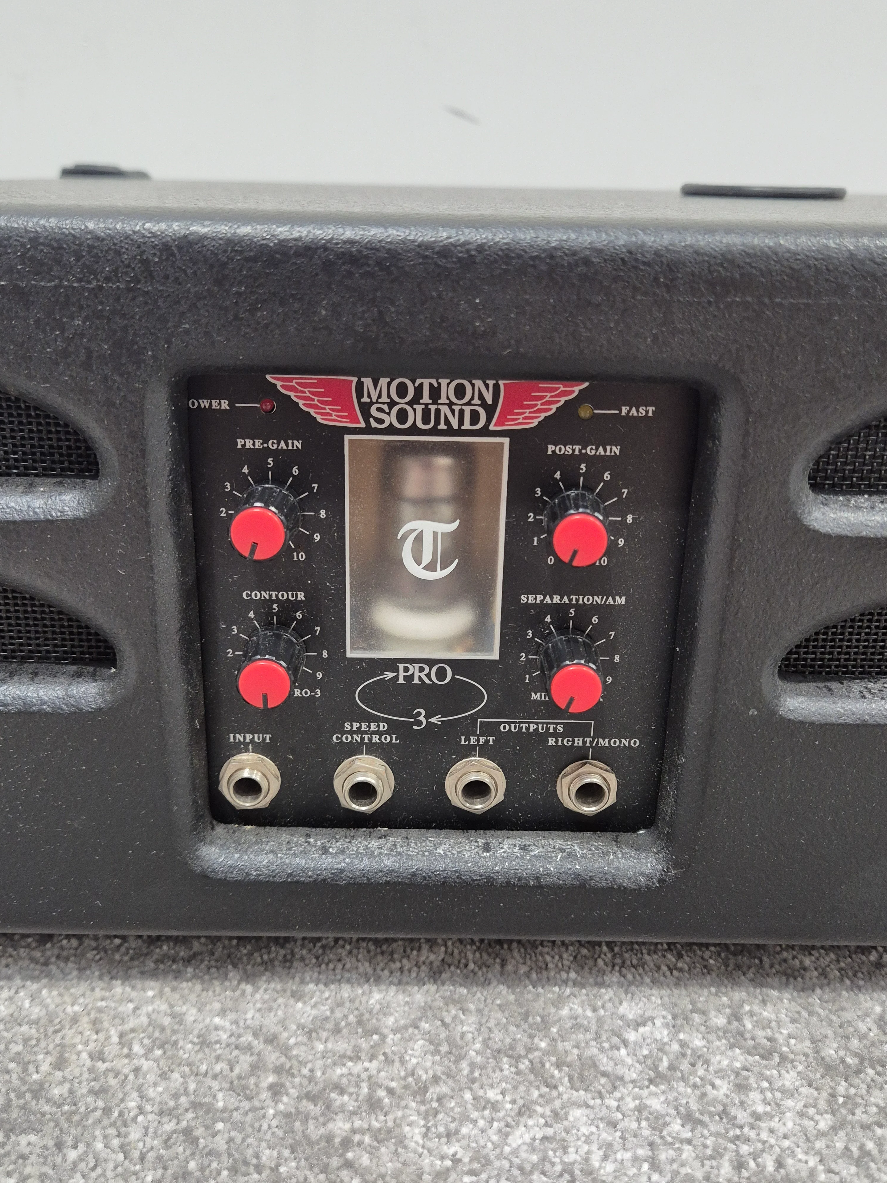 Motion Sound Pro-3 - Portable Leslie Simulator w/ Pro 3 Footswitch and Step Down Converter (US) - Image 2
