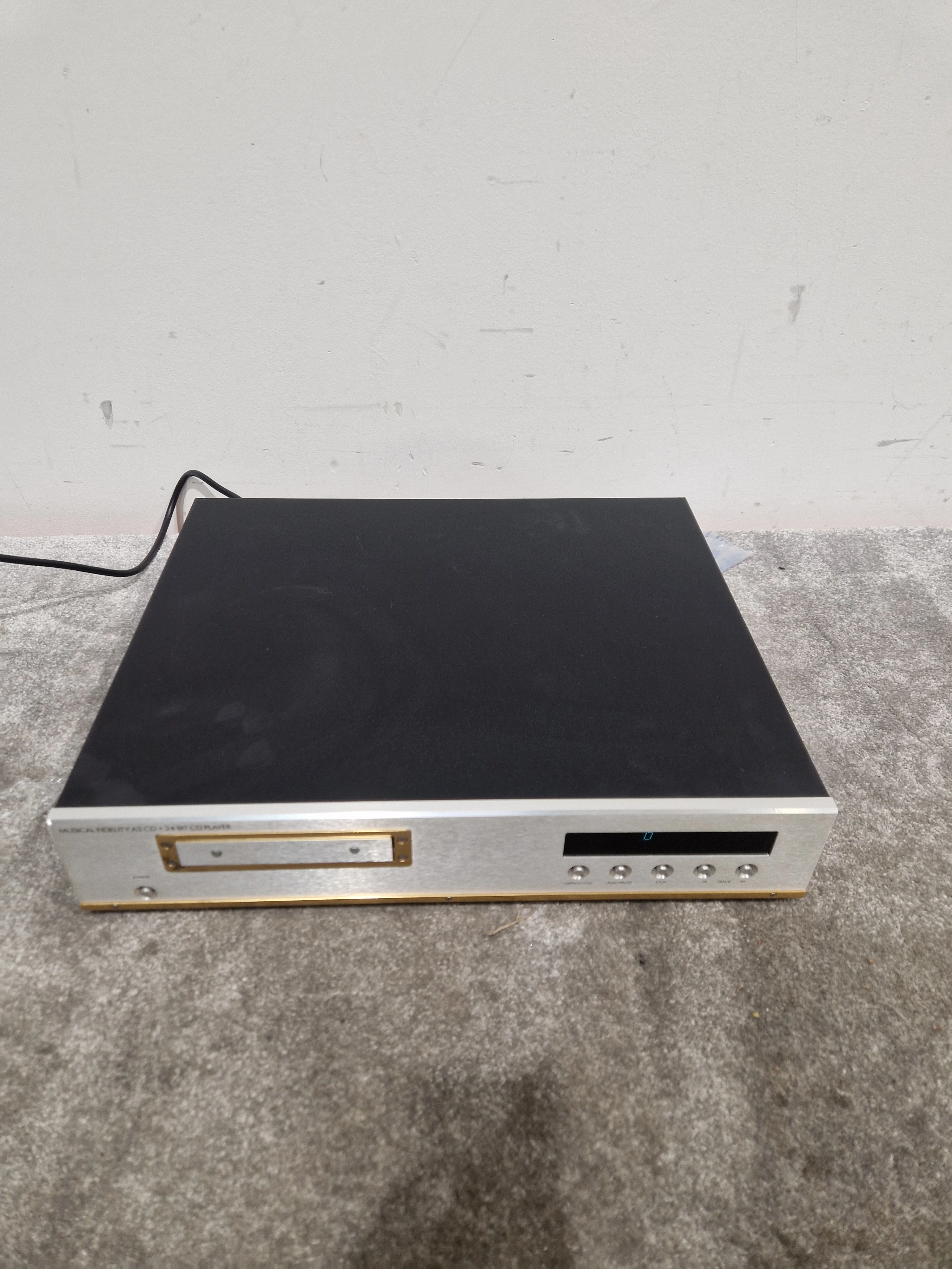 Musical Fidelity A3 - CD Player - 24 Bit - Silver - Excellent w/ Cables & Remote - Image 10