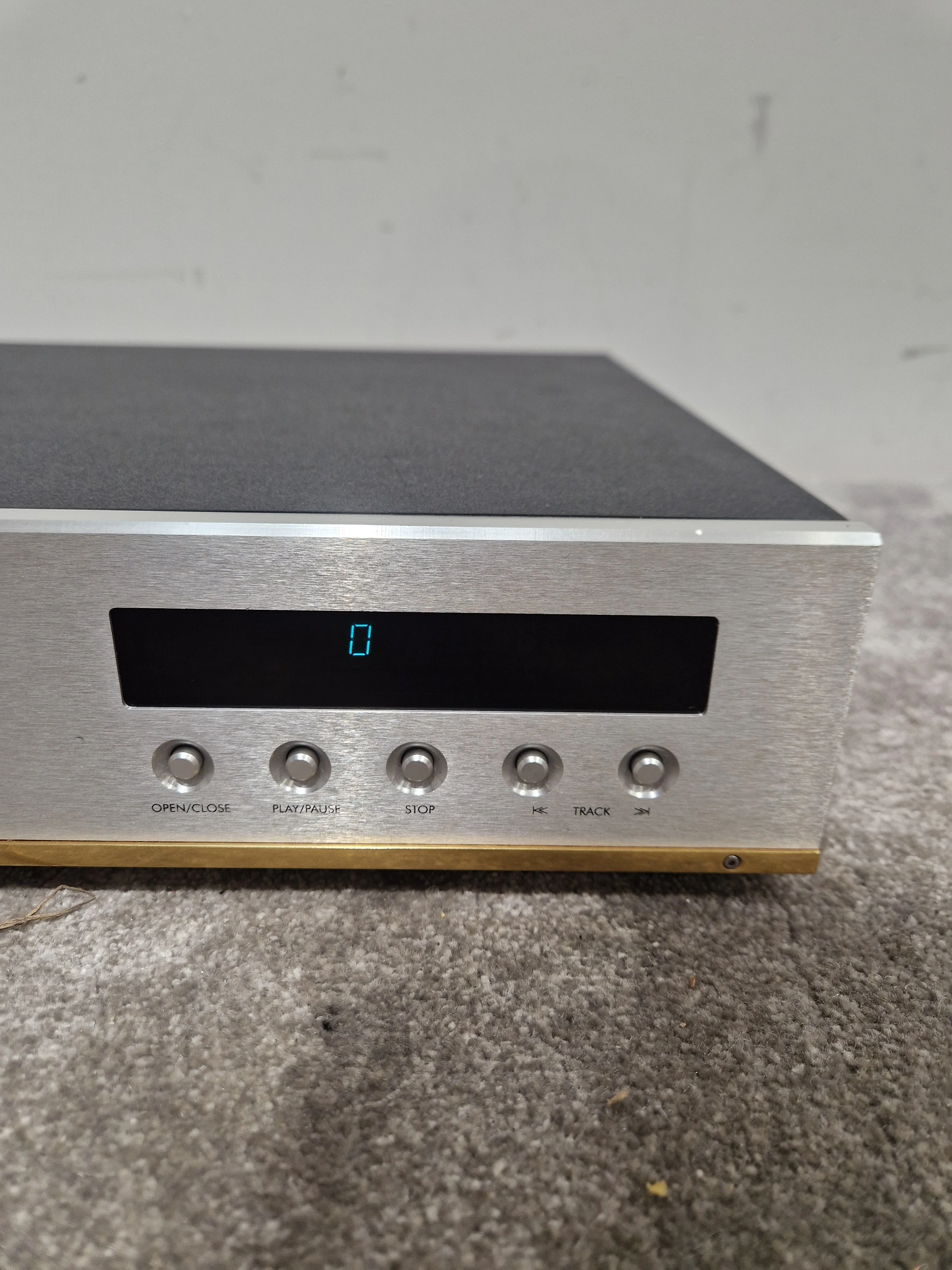 Musical Fidelity A3 - CD Player - 24 Bit - Silver - Excellent w/ Cables & Remote - Image 7