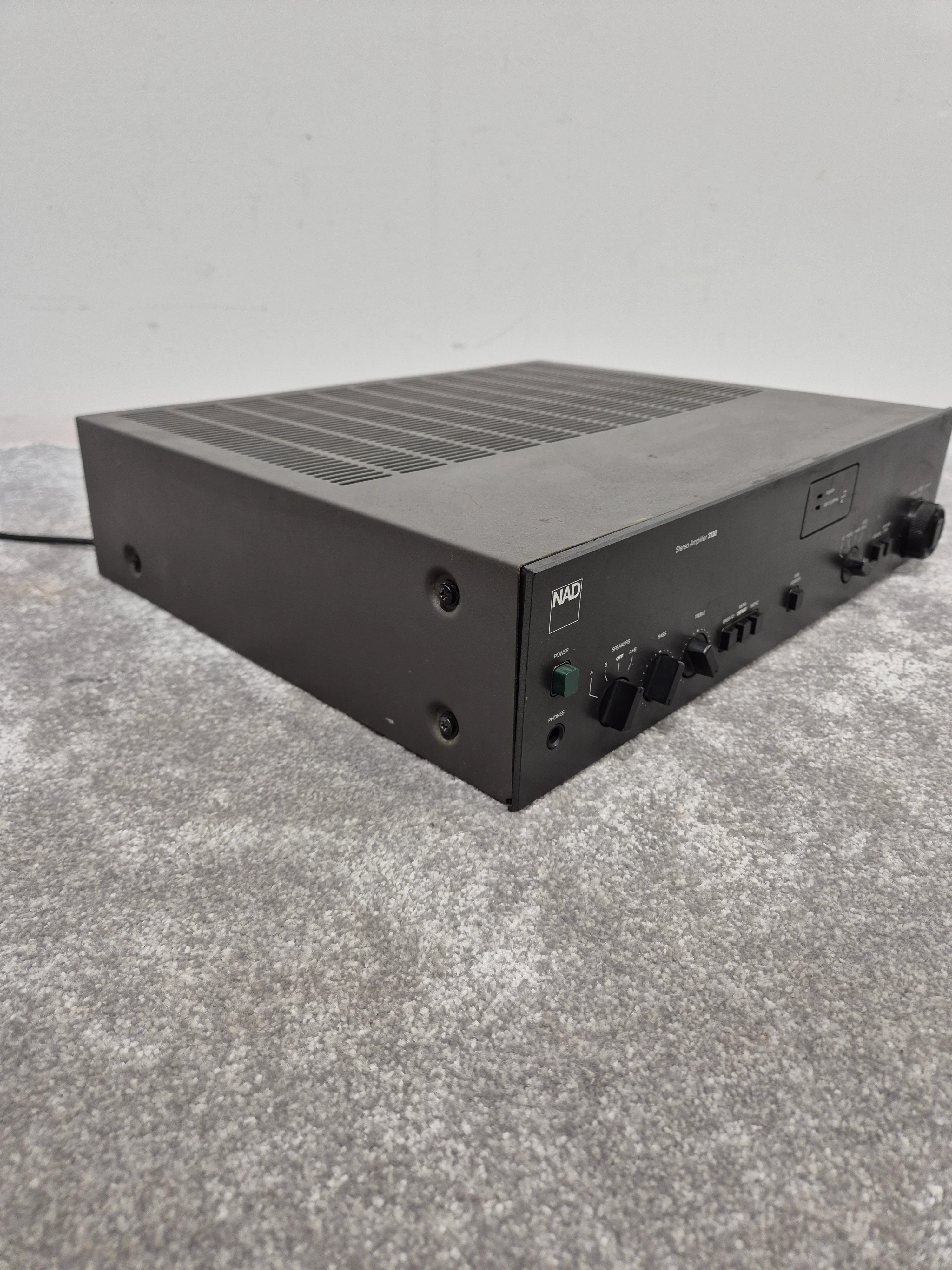 NAD 3130 Amplifier - Stereo Integrated Amplifier - 30-watts Per Channel - Image 4