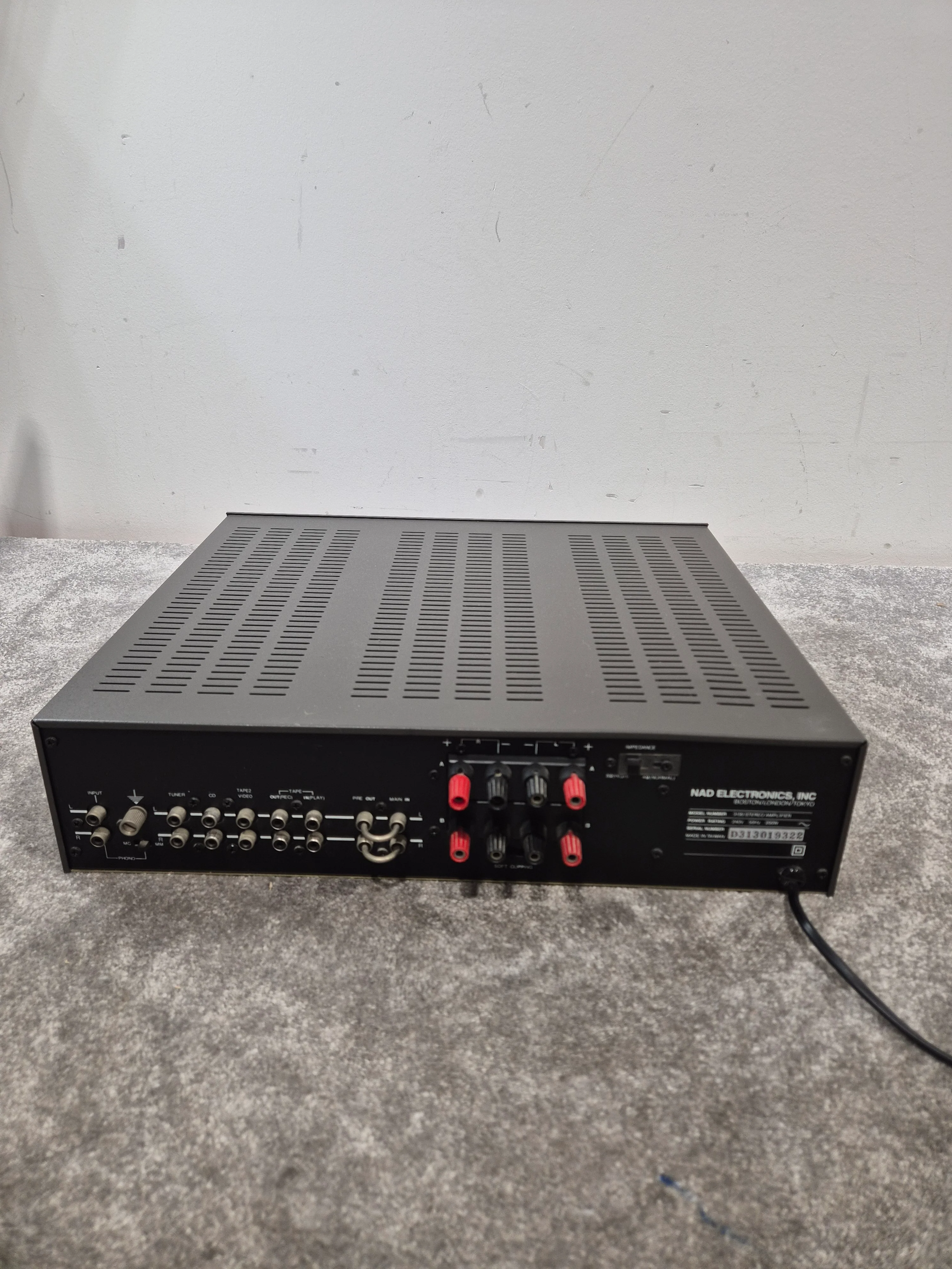 NAD 3130 - Integrated Stereo Amplifier - Excellent w/ Power Supply - Image 8