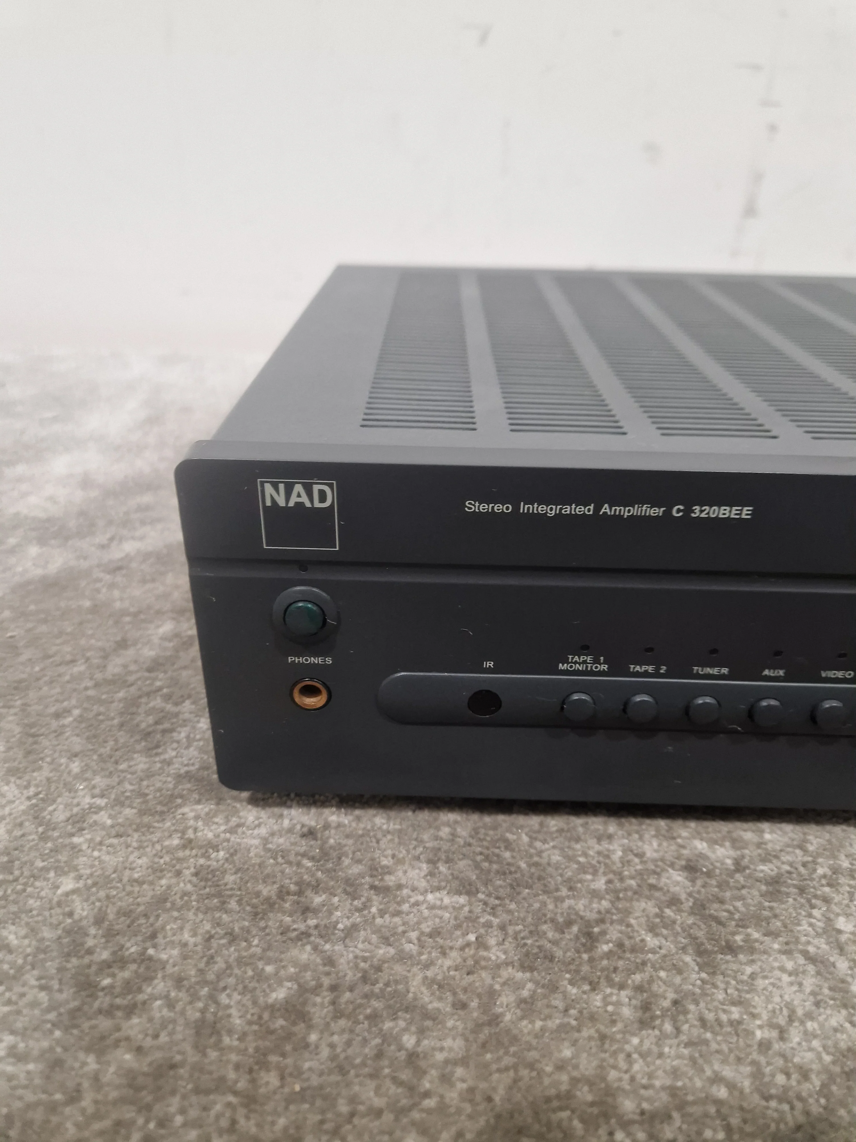 NAD C 320BEE - Stereo Integrated Amplifier - Excellent - Image 3