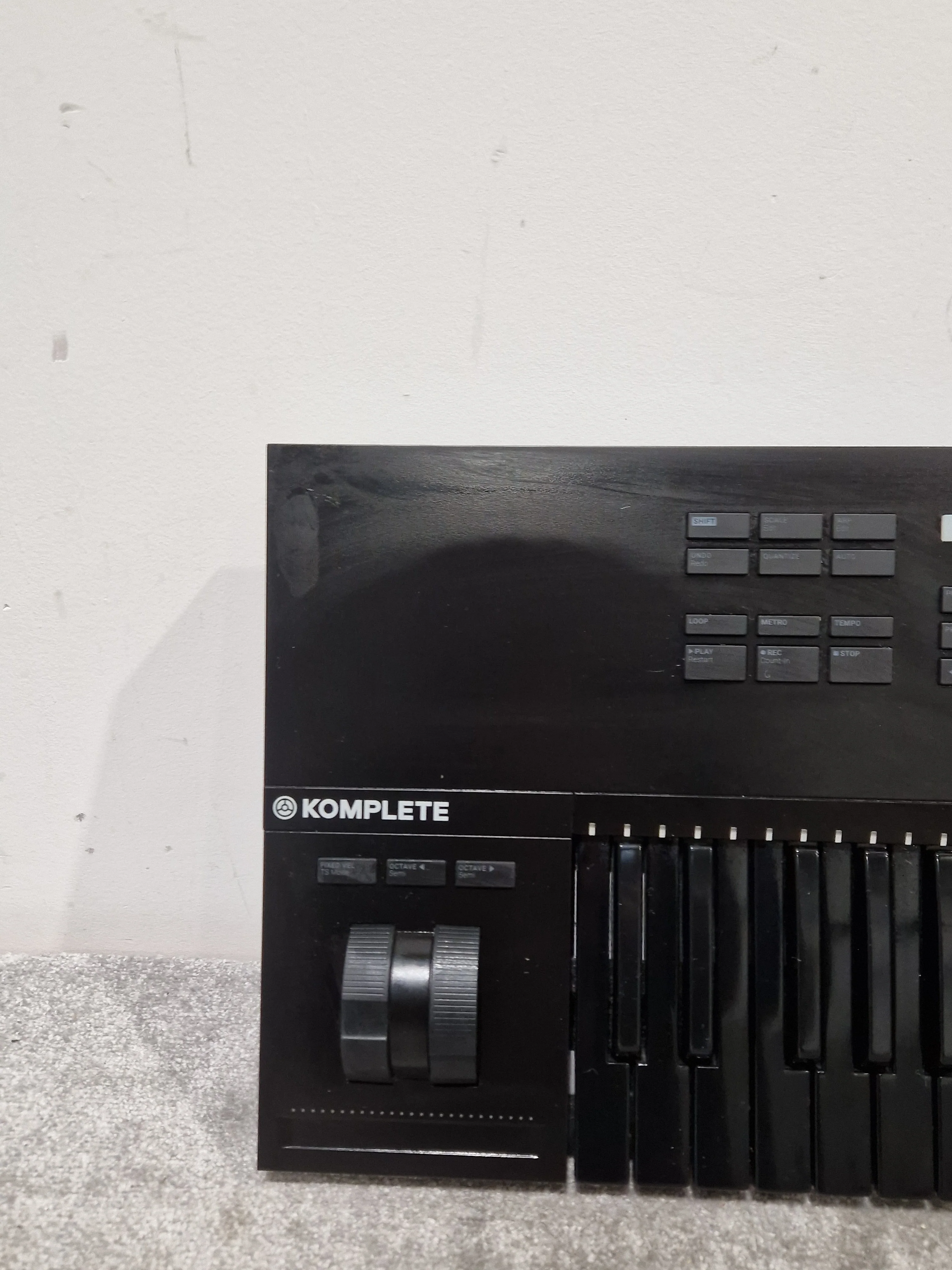 Native Instruments Komplete Kontrol S49 Limited Edition Black Keyboard - 49-Key Semi-Weighted, NKS Integration - Excellent w/ Original Box & Power Supply - Image 5