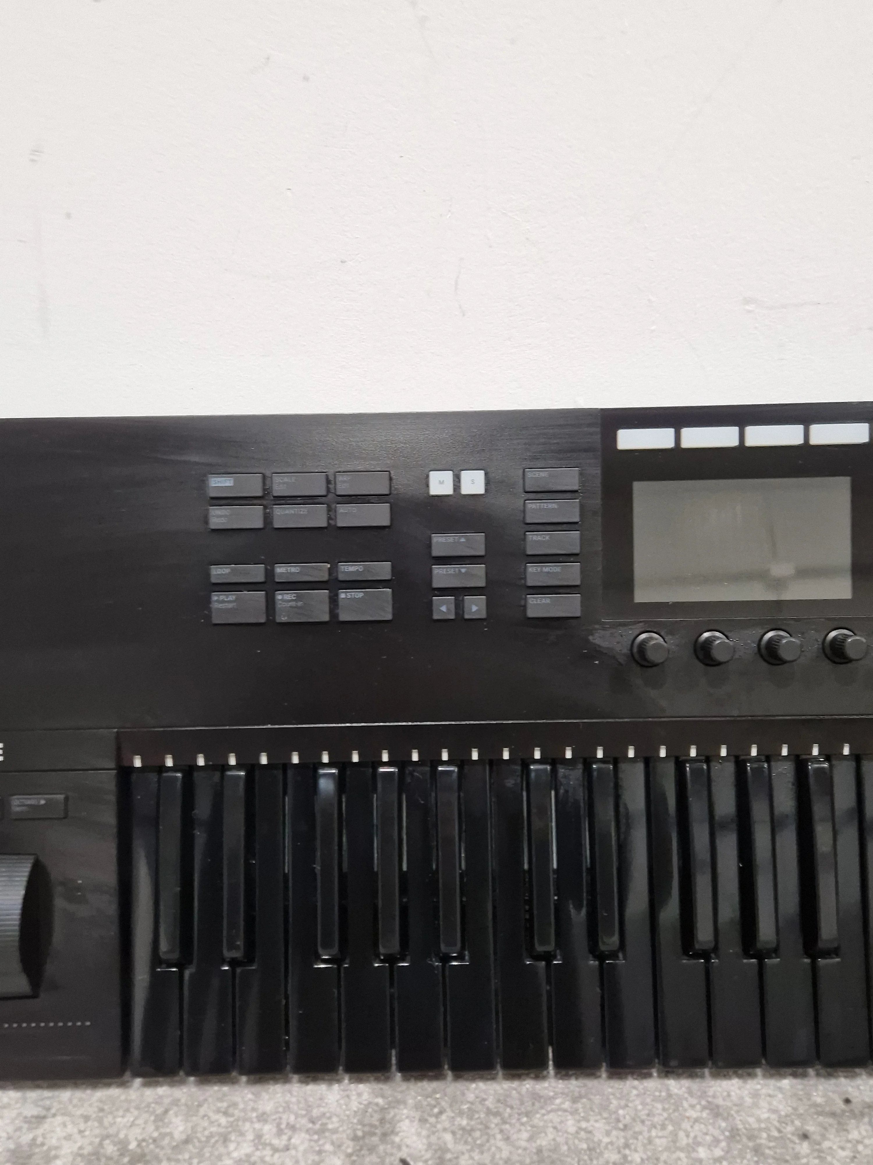 Native Instruments Komplete Kontrol S49 Limited Edition Black Keyboard - 49-Key Semi-Weighted, NKS Integration - Excellent w/ Original Box & Power Supply - Image 6