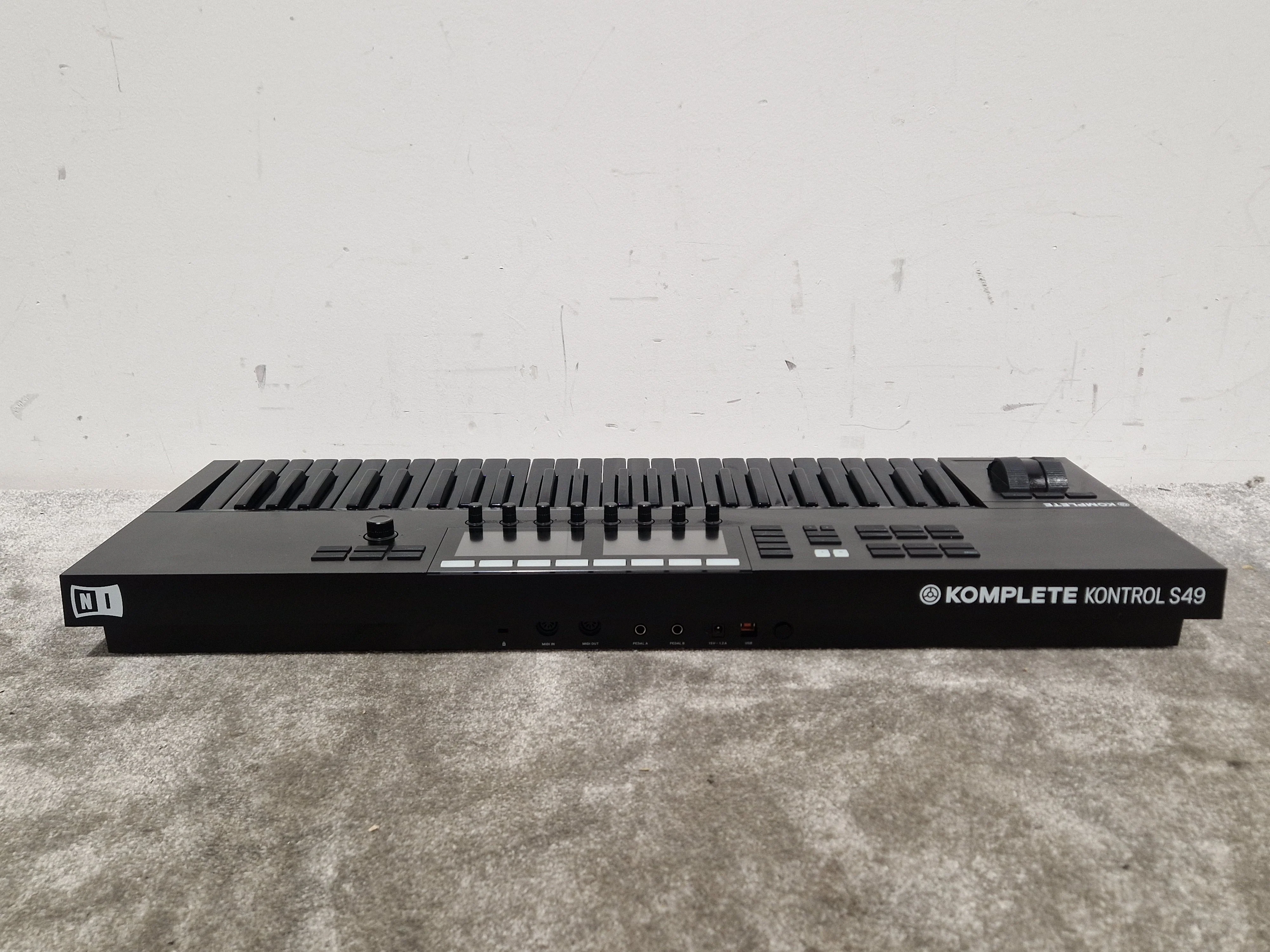 Native Instruments Komplete Kontrol S49 Limited Edition Black Keyboard - 49-Key Semi-Weighted, NKS Integration - Excellent w/ Original Box & Power Supply - Image 8