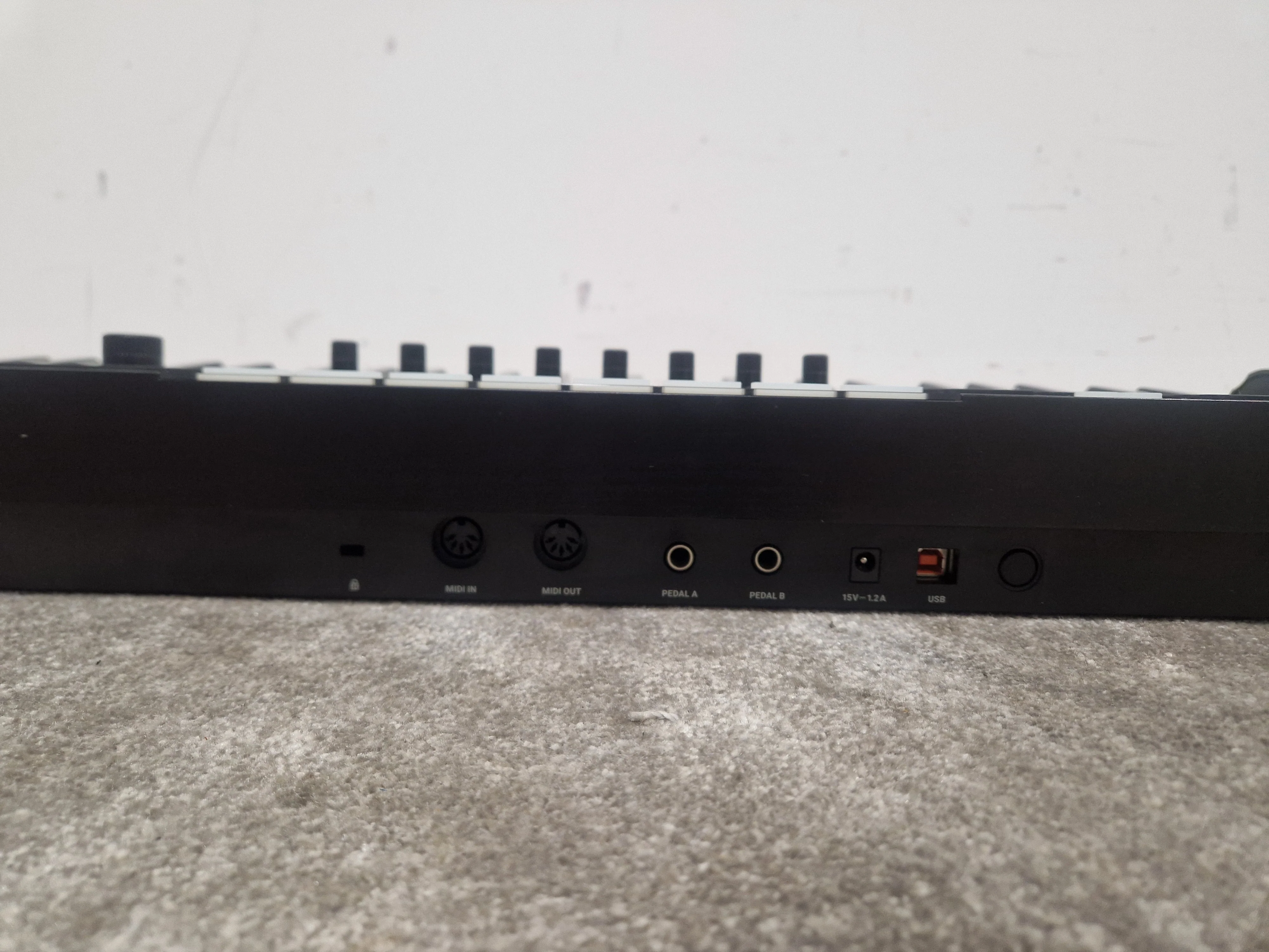 Native Instruments Komplete Kontrol S49 MK2 - MIDI Controller Keyboard - Black - Excellent w/ Original Box - Image 11