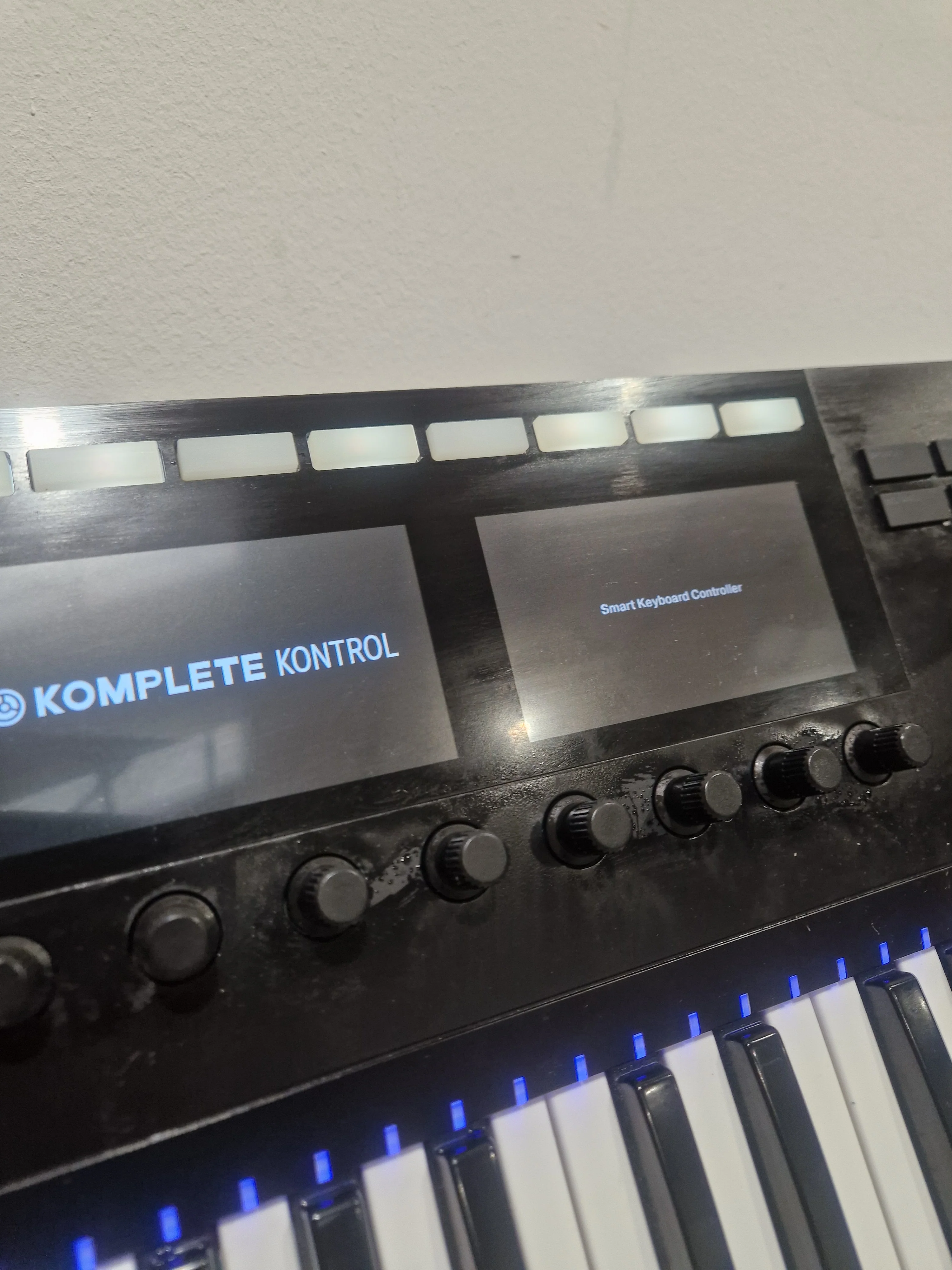 Native Instruments Komplete Kontrol S49 MK2 - MIDI Controller Keyboard - Black - Excellent w/ Original Box - Image 15