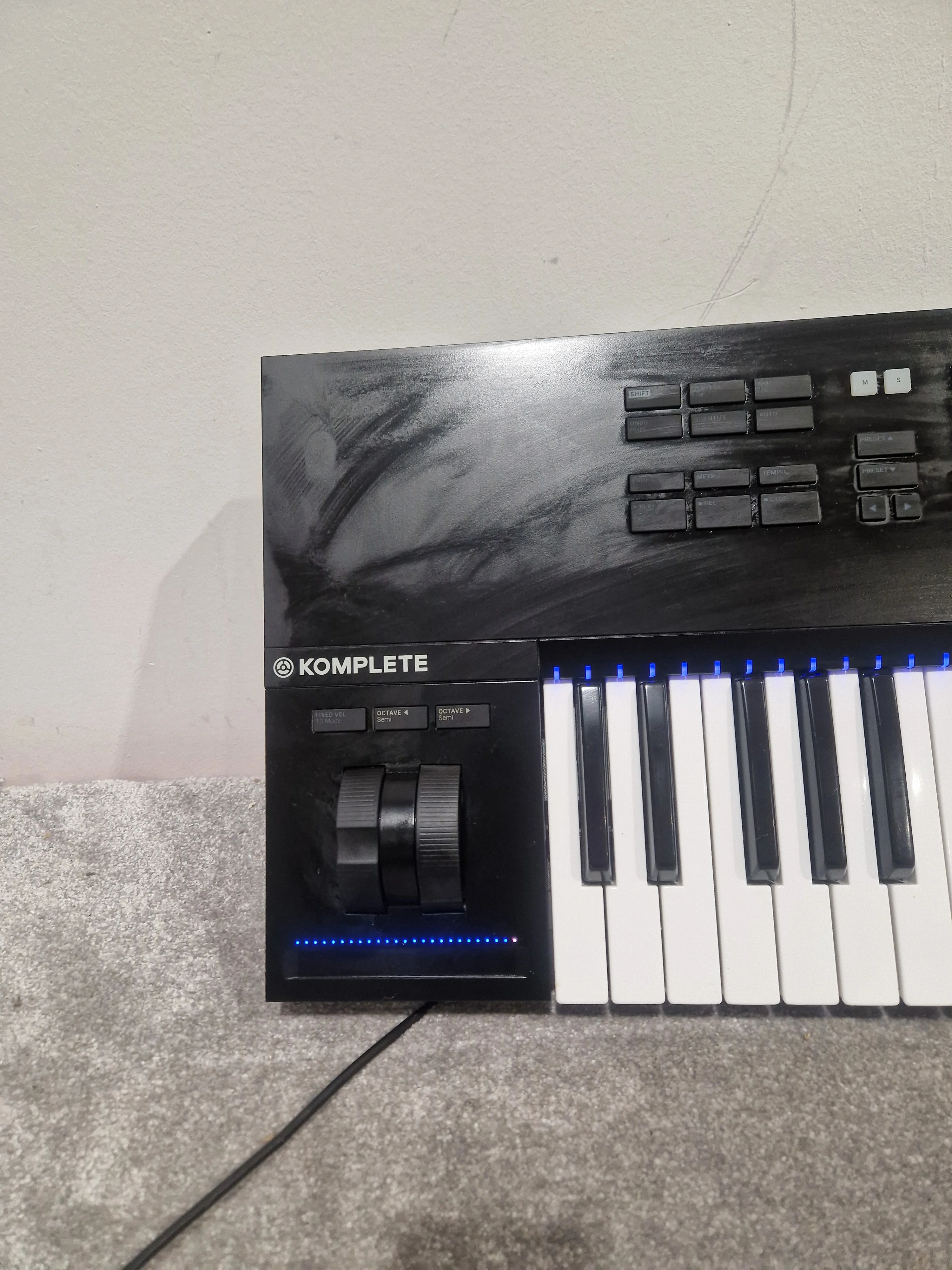 Native Instruments Komplete Kontrol S49 MK2 - MIDI Controller Keyboard - Black - Excellent w/ Original Box - Image 6
