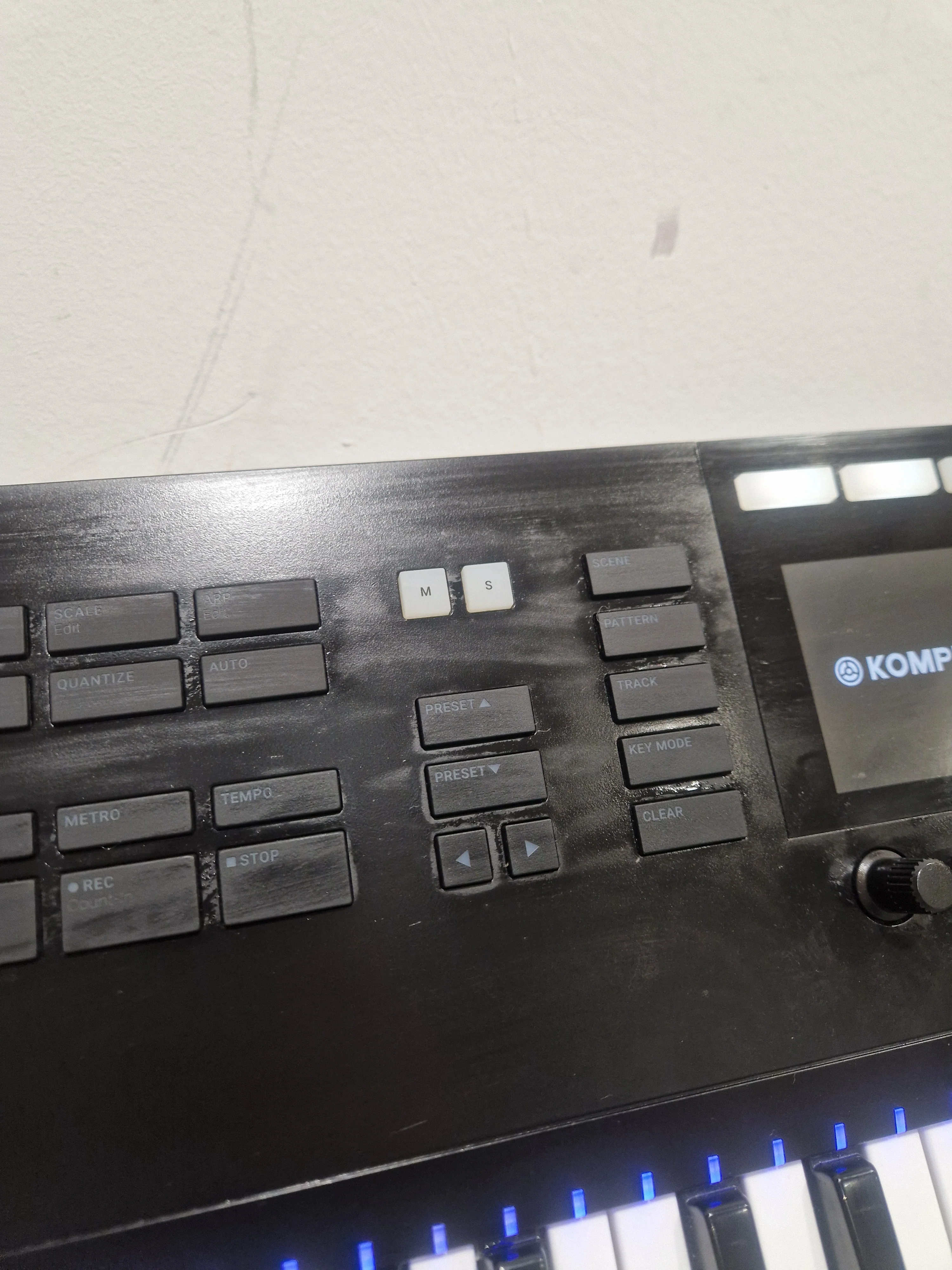 Native Instruments Komplete Kontrol S49 MK2 - MIDI Controller Keyboard - Black - Excellent w/ Original Box - Image 9
