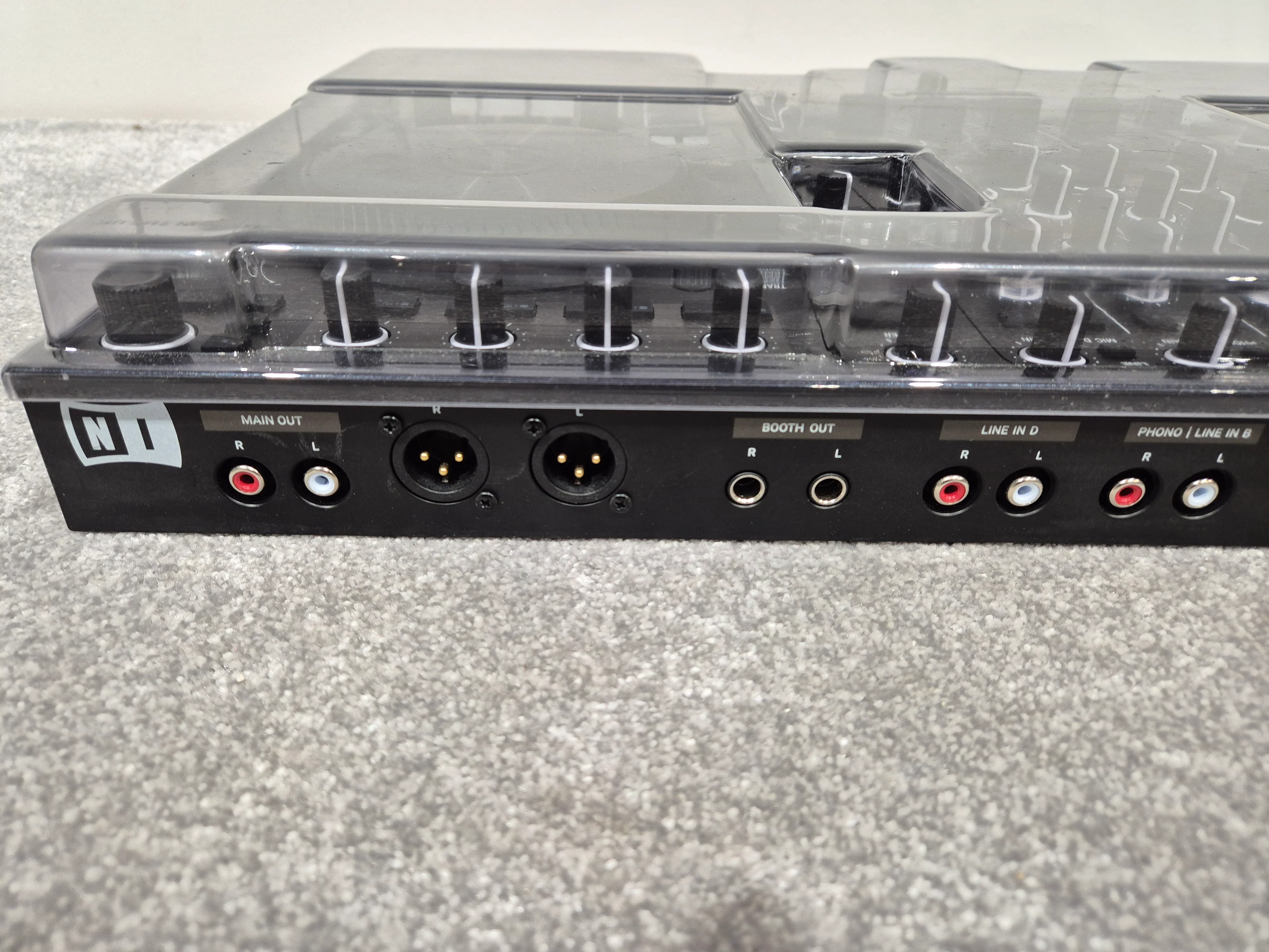 Native Instruments Traktor Kontrol S4 MK3 - 4 Channel DJ Controller - Image 10