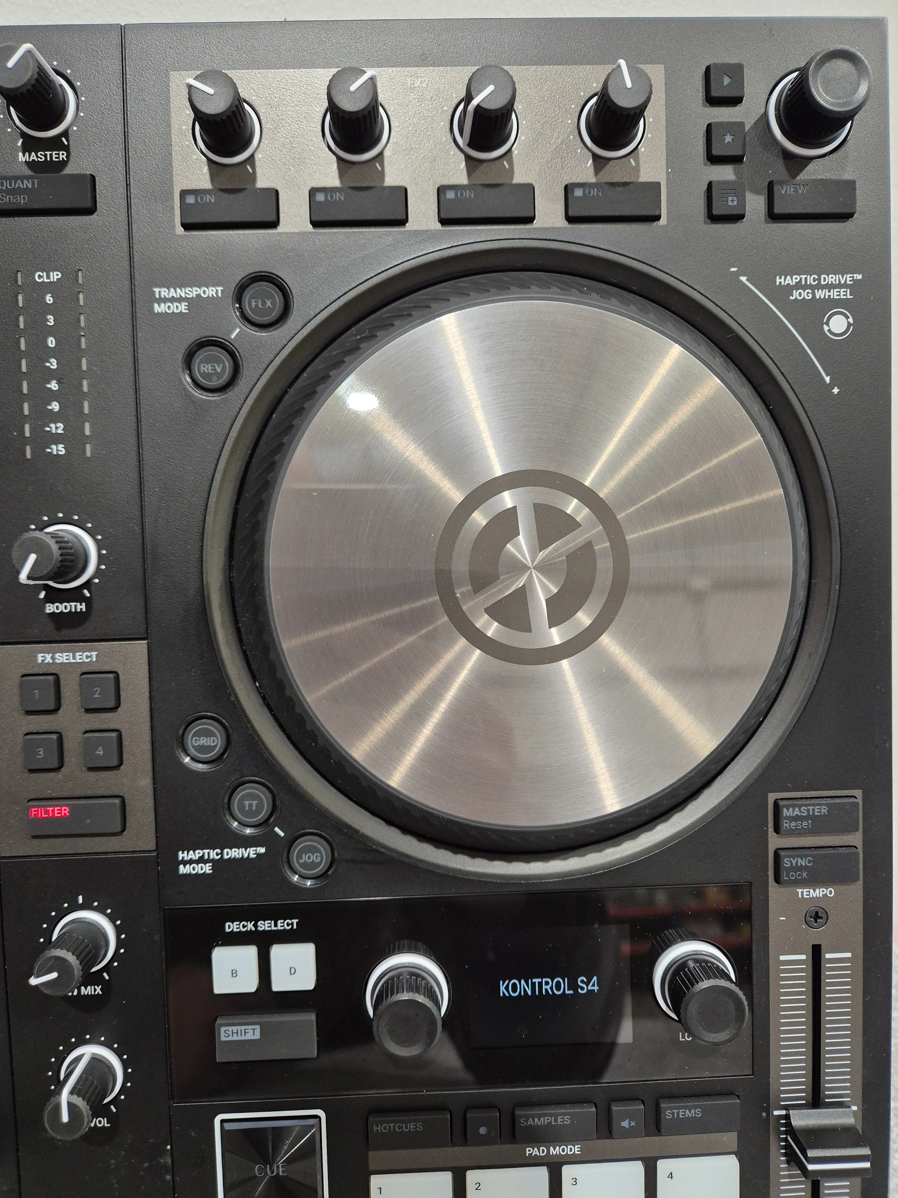 Native Instruments Traktor Kontrol S4 MK3 - 4 Channel DJ Controller - Image 6
