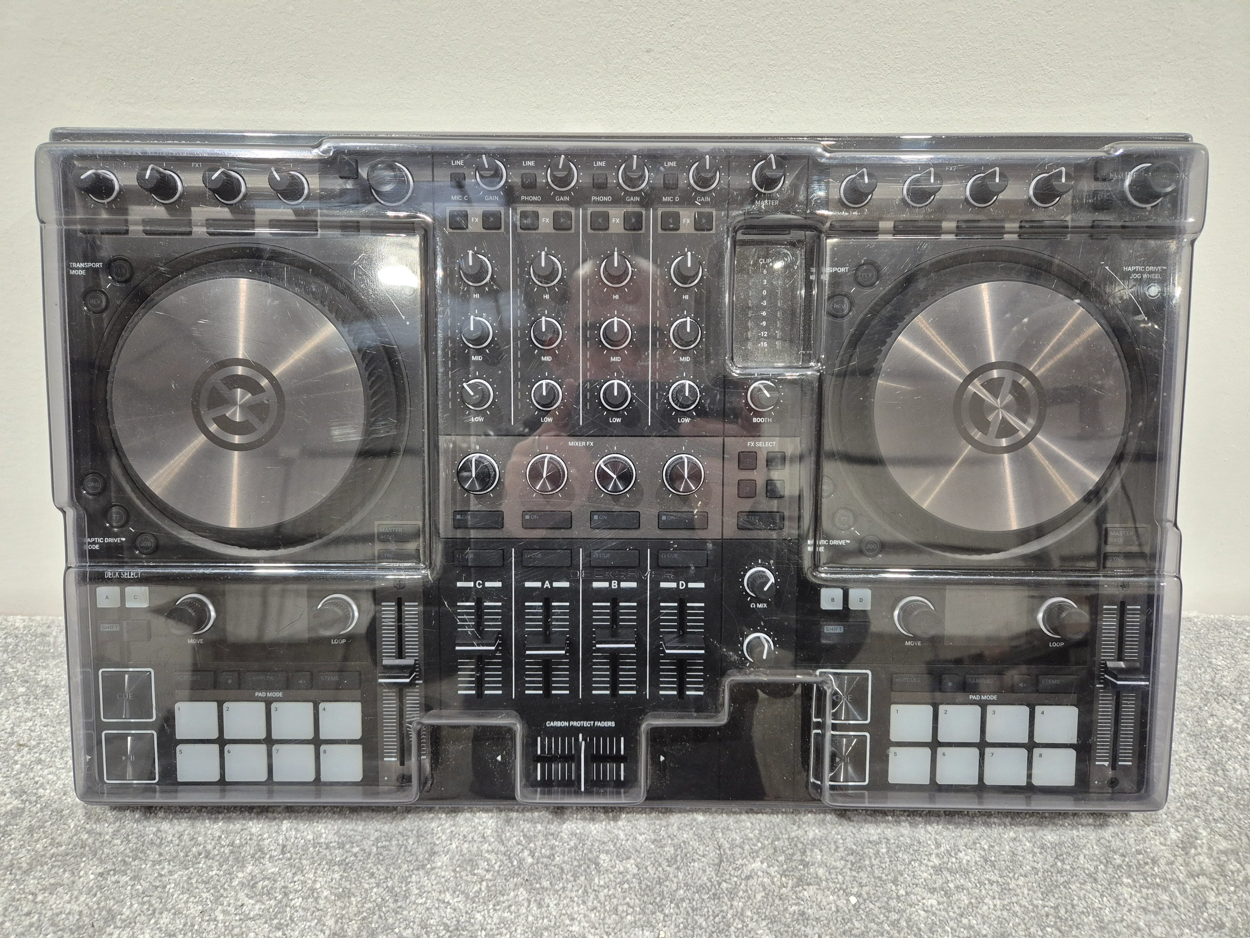 Native Instruments Traktor Kontrol S4 MK3 - 4 Channel DJ Controller - Image 7
