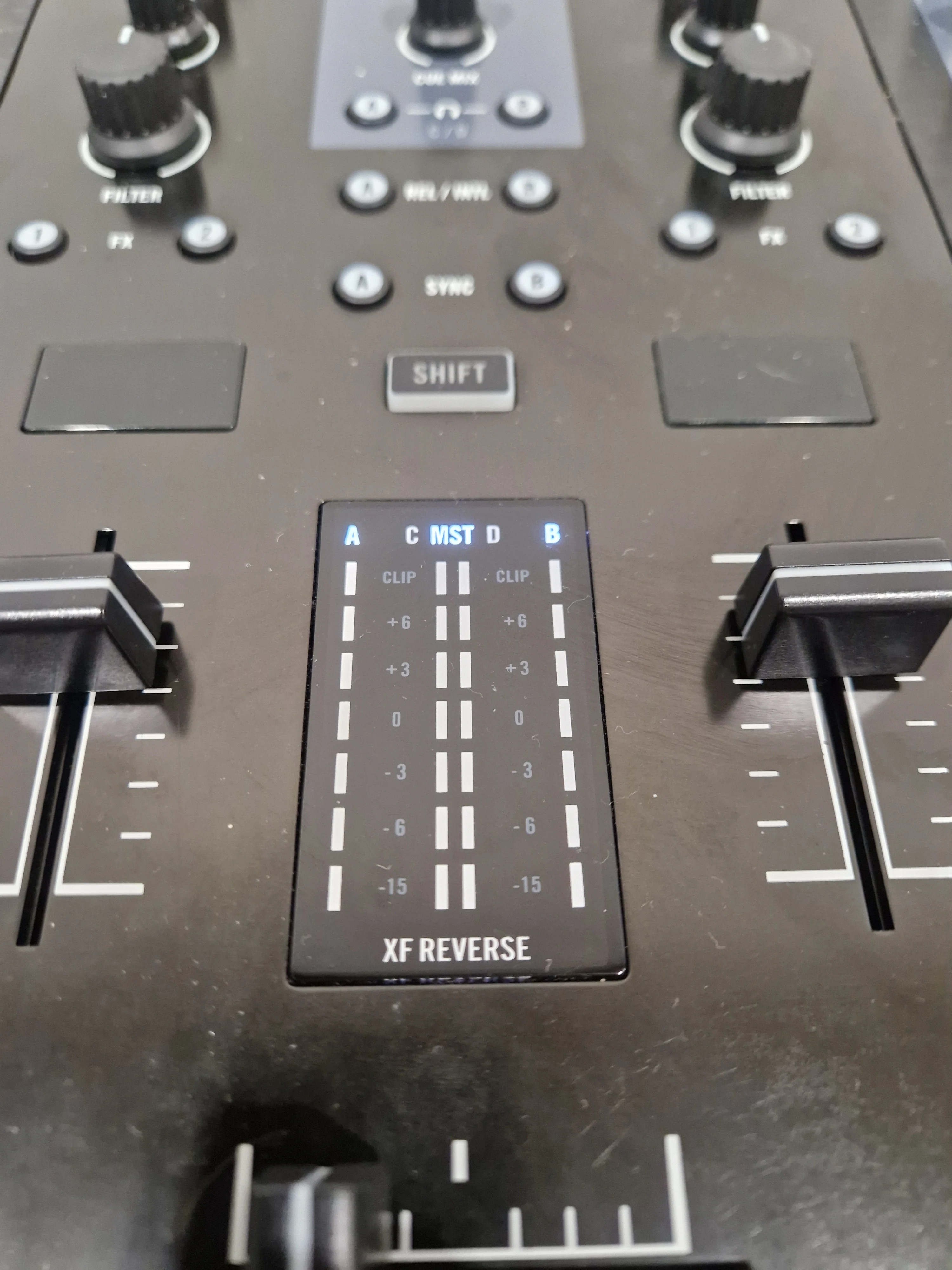 Native Instruments Traktor Kontrol Z2 - DJ Controller/Mixer - Black – DJ Controller - Excellent - Image 11