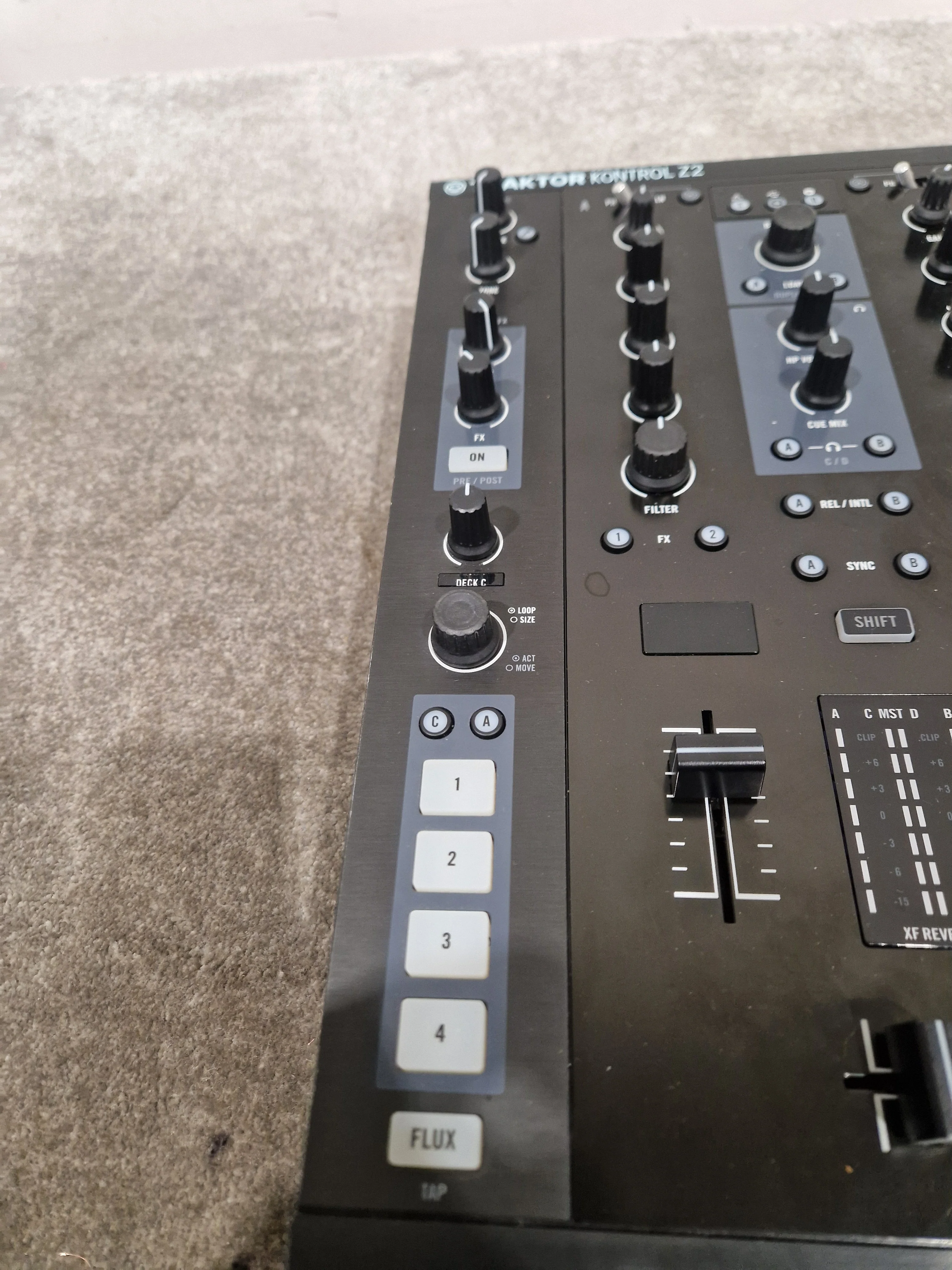 Native Instruments Traktor Kontrol Z2 - DJ Controller/Mixer - Black – DJ Controller - Excellent - Image 7
