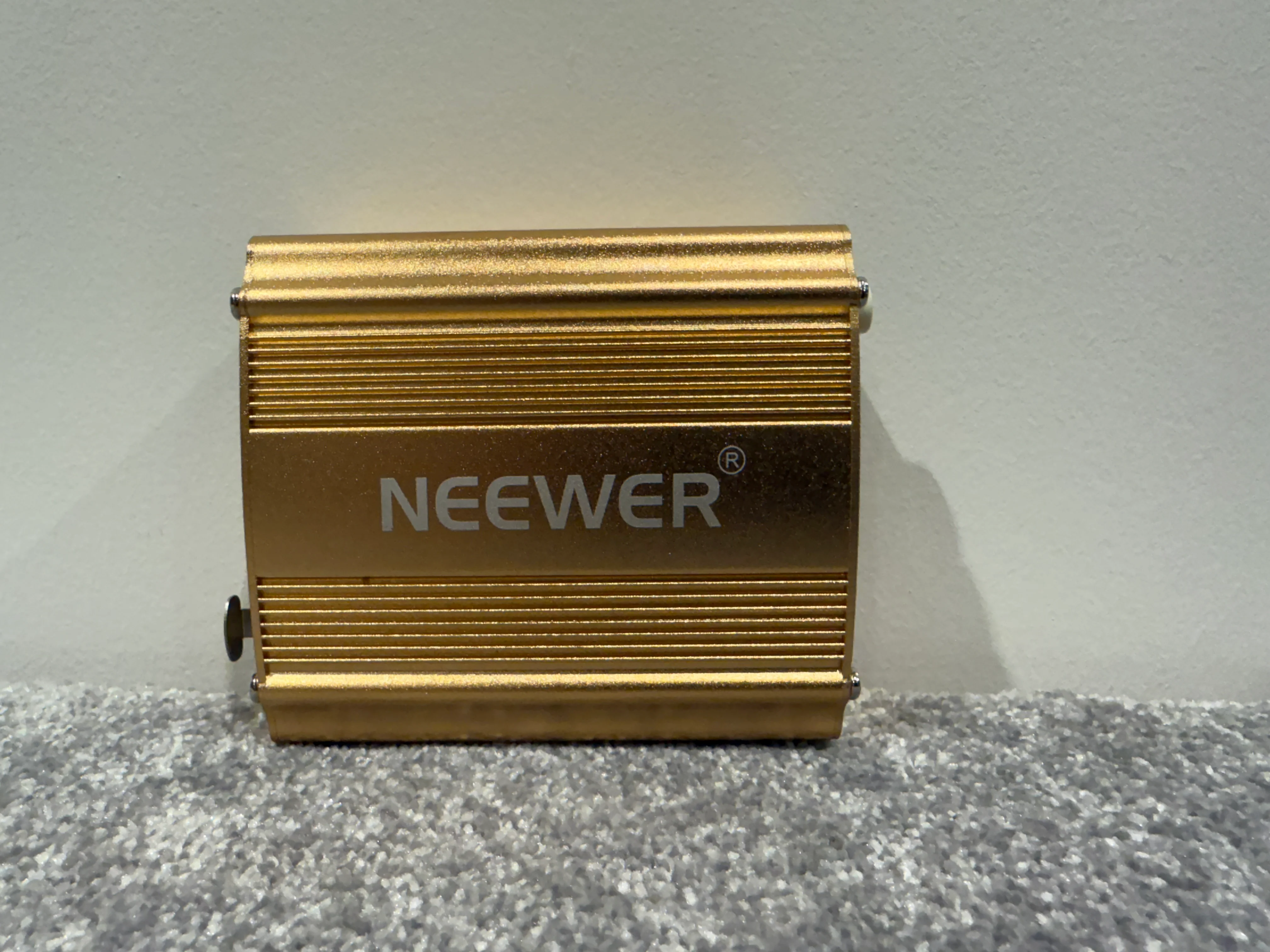 Neewer NW-100 - 48v Phantom Power Supply - Audio Equipment - 48v Power, XLR Inputs - Open Box w/ Original Box & Power Supply - Image 4