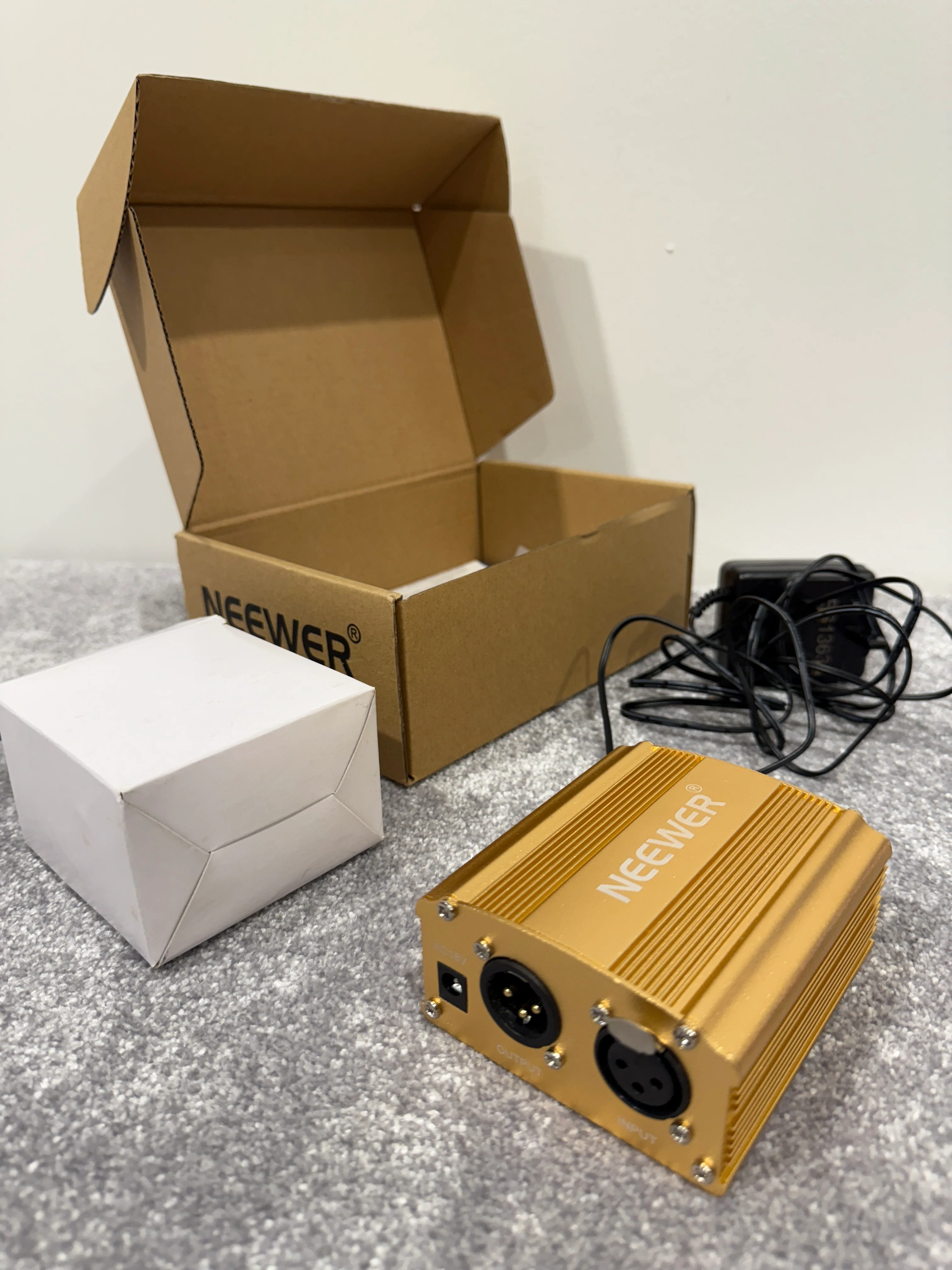 Neewer NW-100 - 48v Phantom Power Supply - Audio Equipment - 48v Power, XLR Inputs - Open Box w/ Original Box & Power Supply - Image 7
