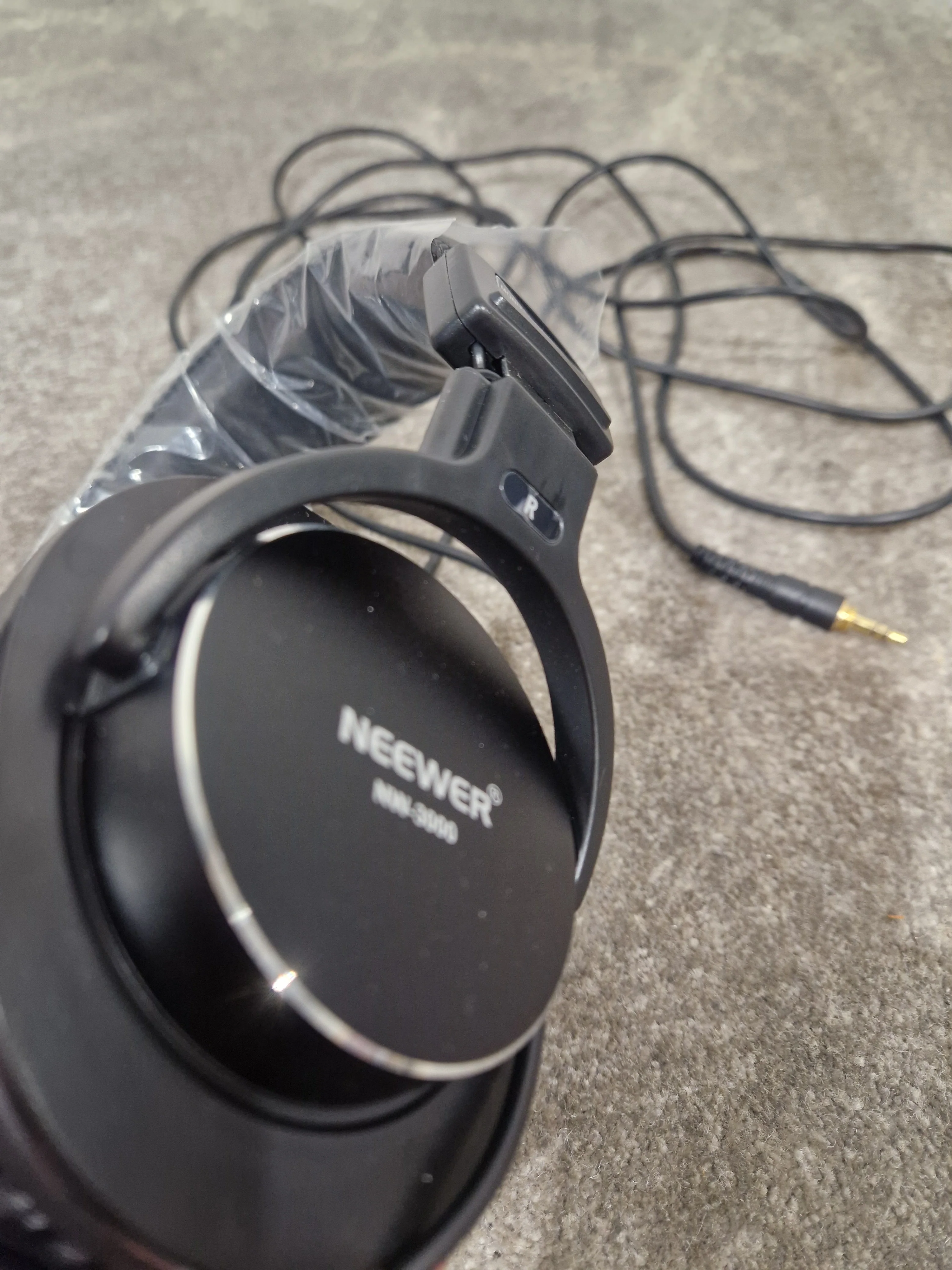 Neewer NW-3000 - Studio Headphones - Black - Like New w/ Original Box & Manuals - Image 16
