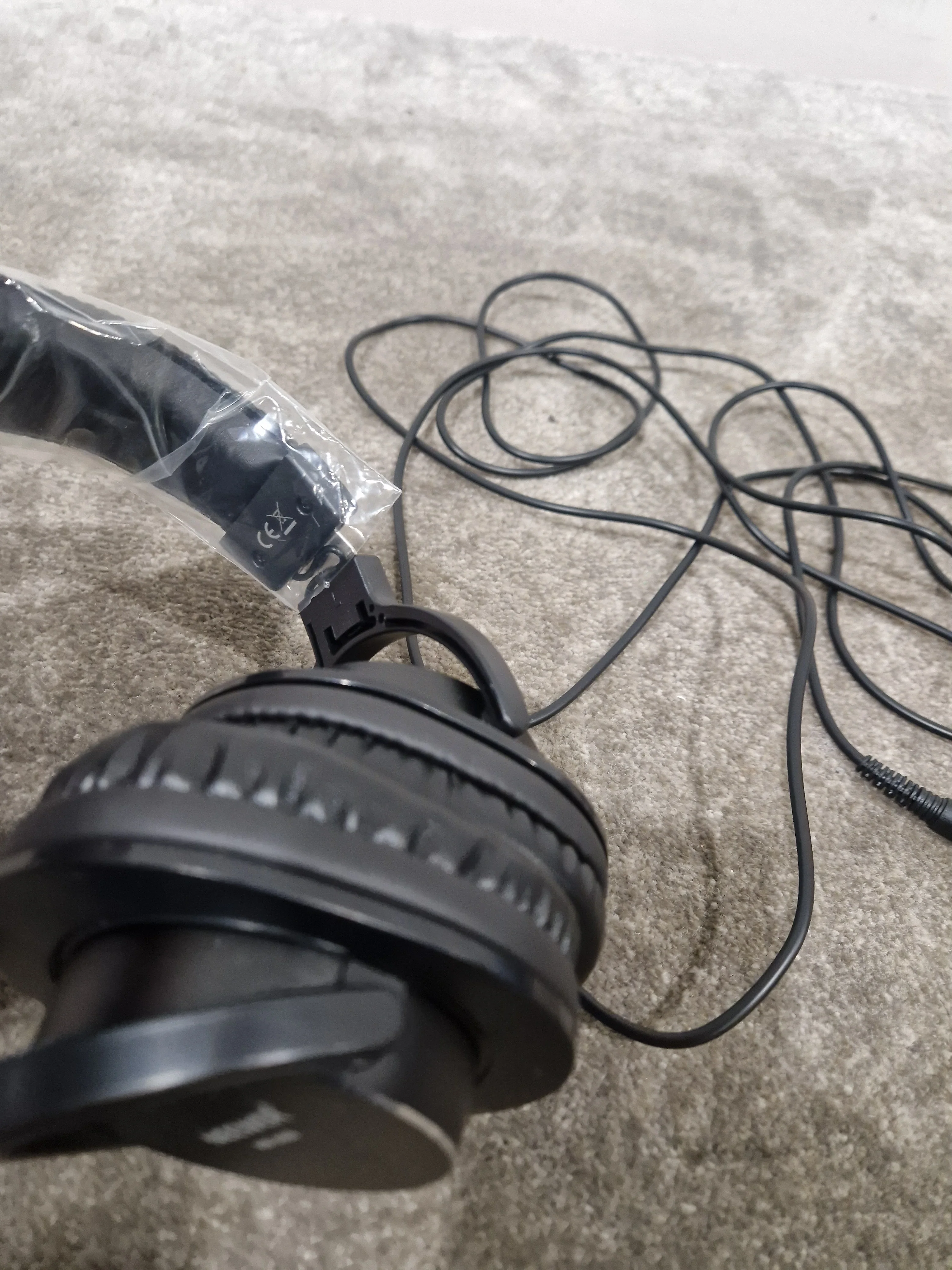 Neewer NW-3000 - Studio Headphones - Black - Like New w/ Original Box & Manuals - Image 3