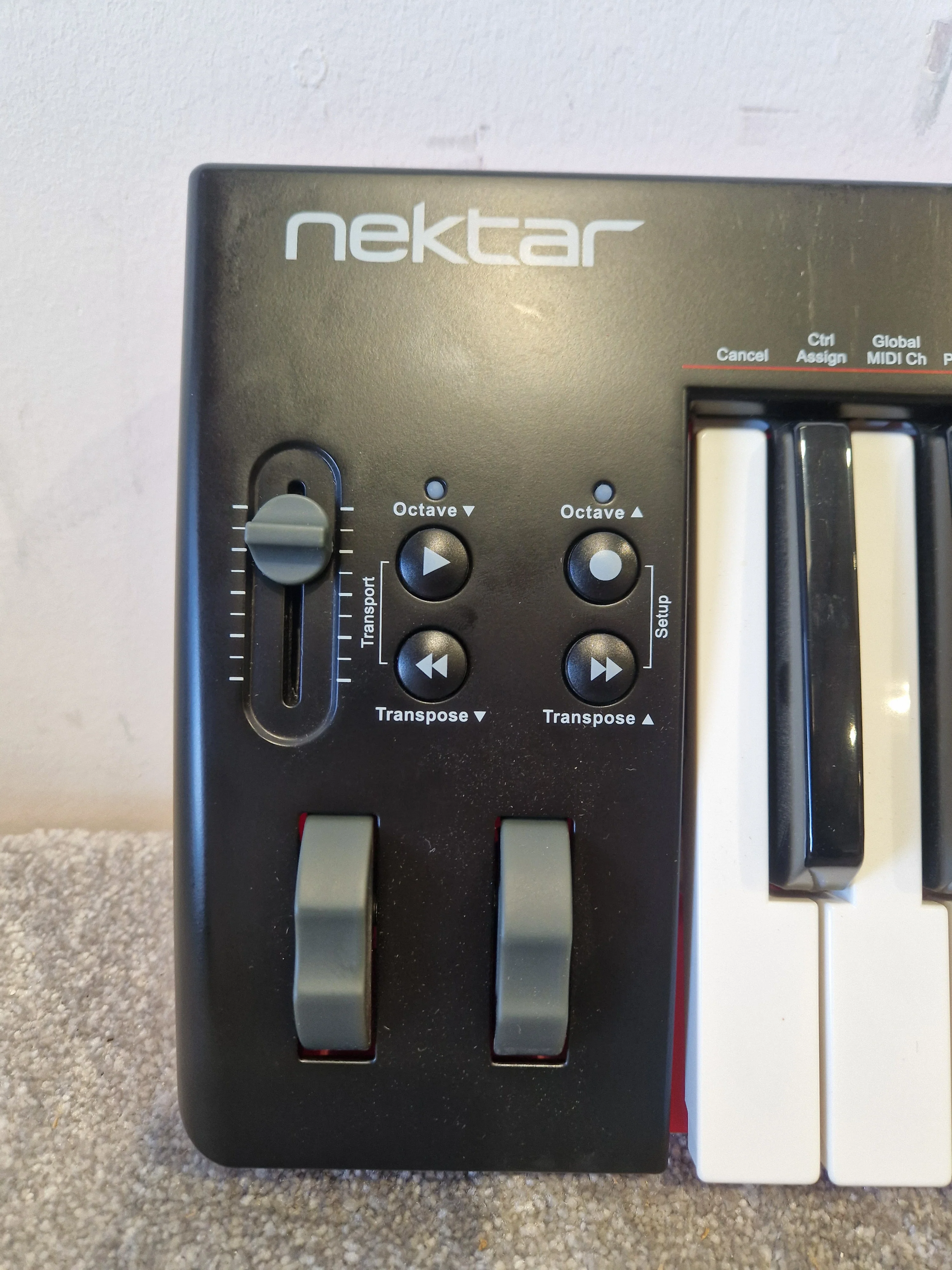 Nektar SE 49 - MIDI Keyboard - Good - Image 9