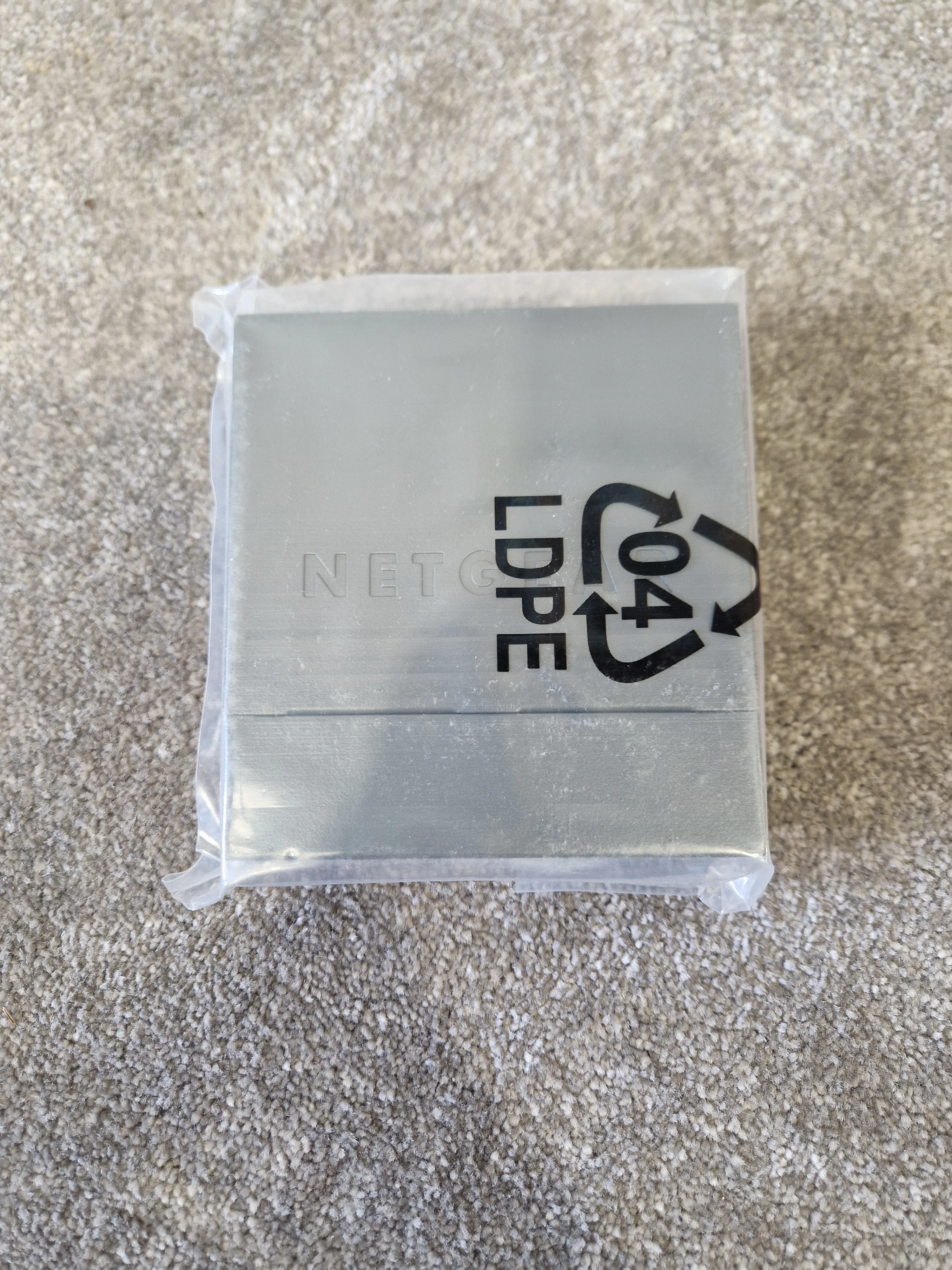 Netgear GS305 Essentials Edition – 5-Port Gigabit Ethernet Switch - Excellent w/ Original Box - Image 3