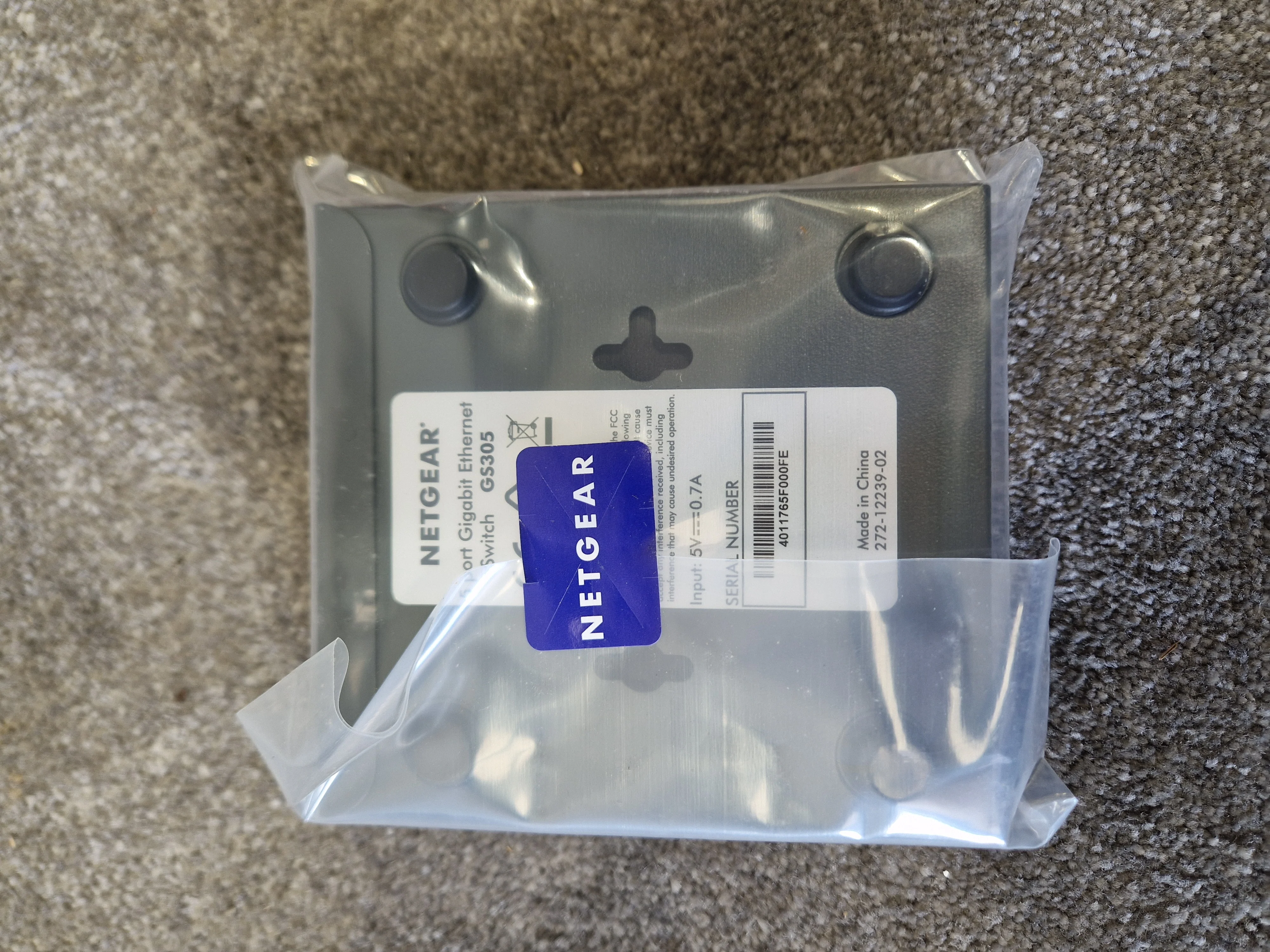 Netgear GS305 Essentials Edition – 5-Port Gigabit Ethernet Switch - Excellent w/ Original Box - Image 4