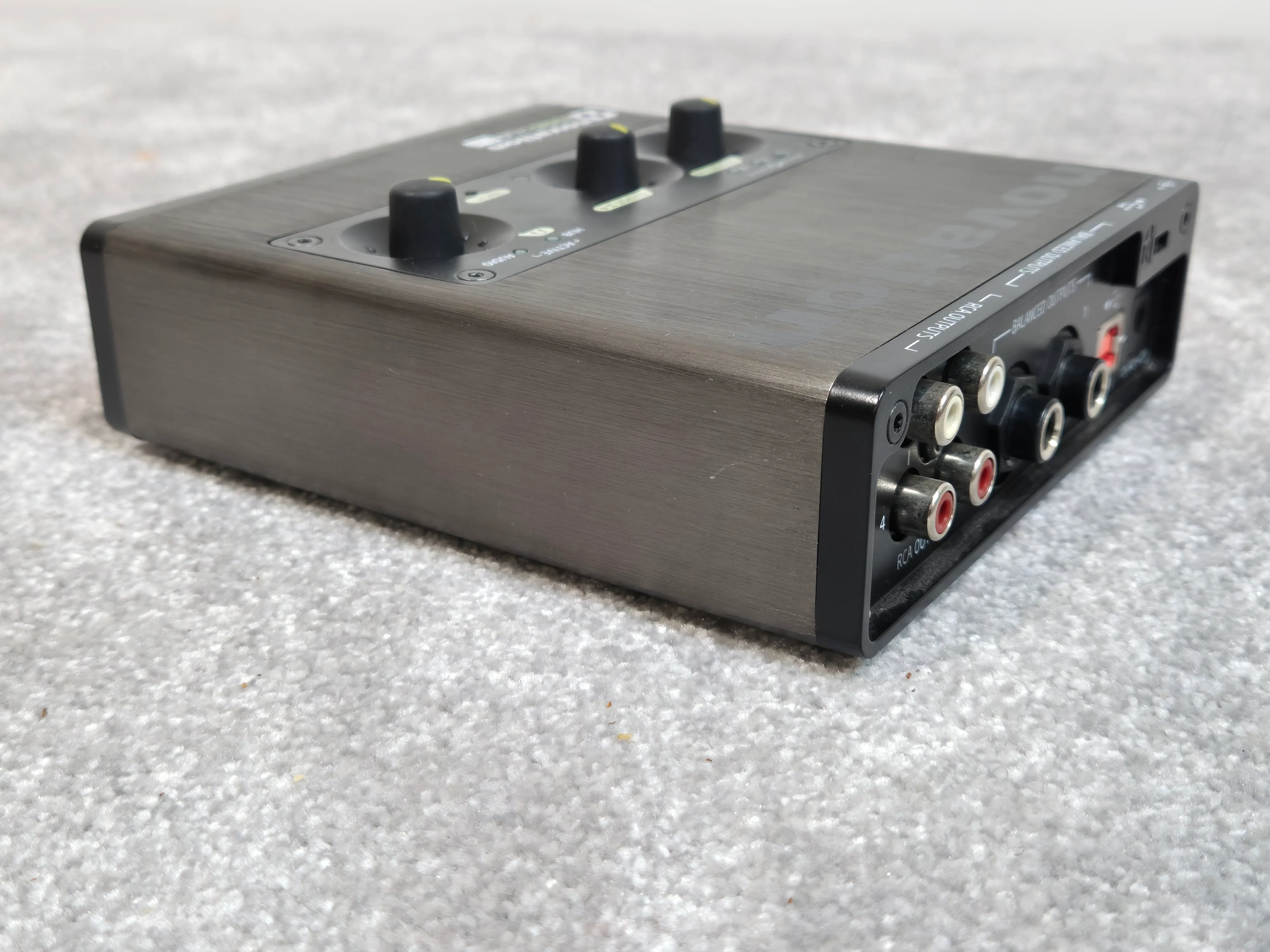 Novation Audio Hub 2x4 - Audio Interface - Image 4