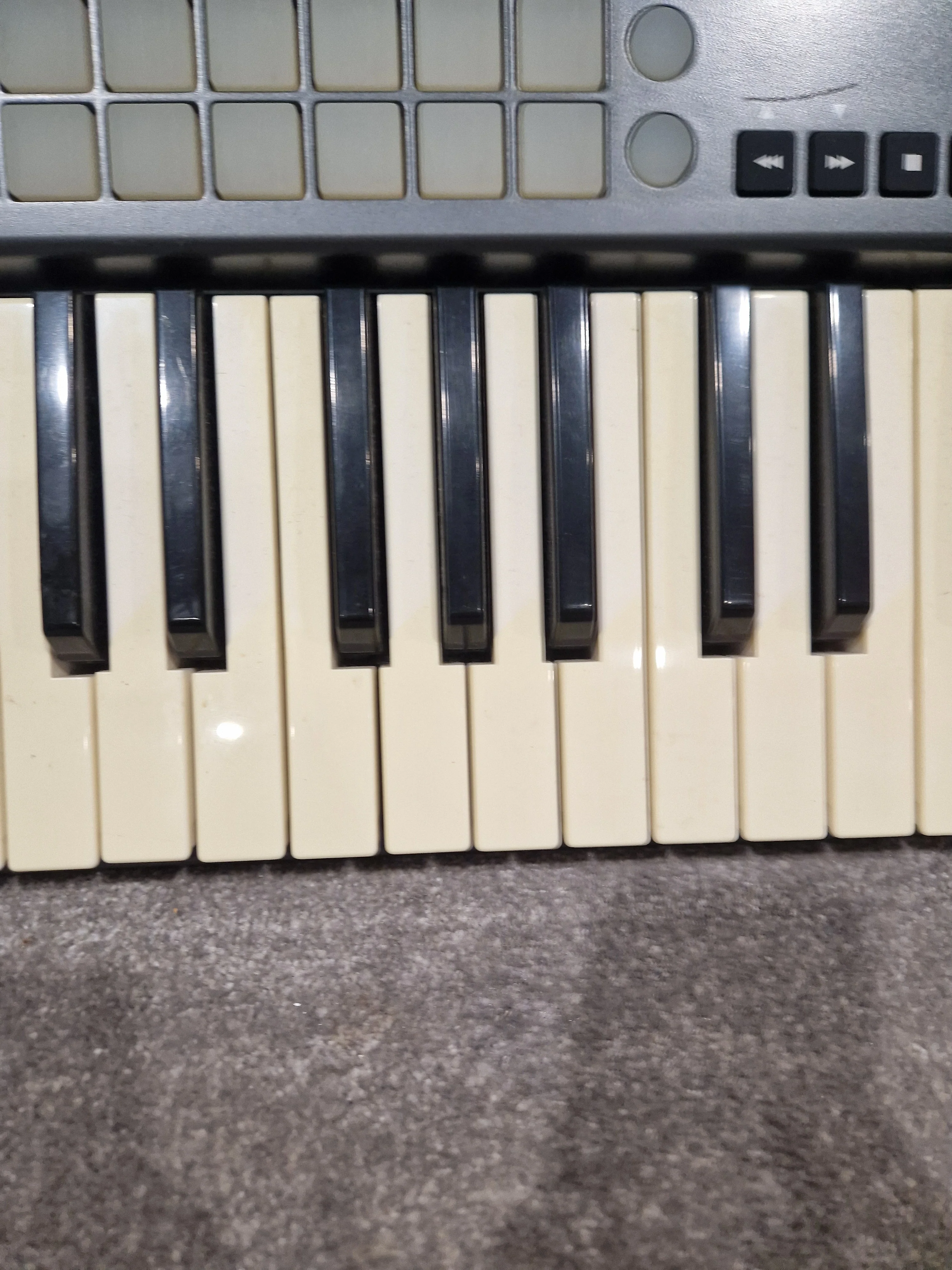 Novation Launchkey 49 - MIDI Keyboard Controller - 49-Key - Fair - Image 10