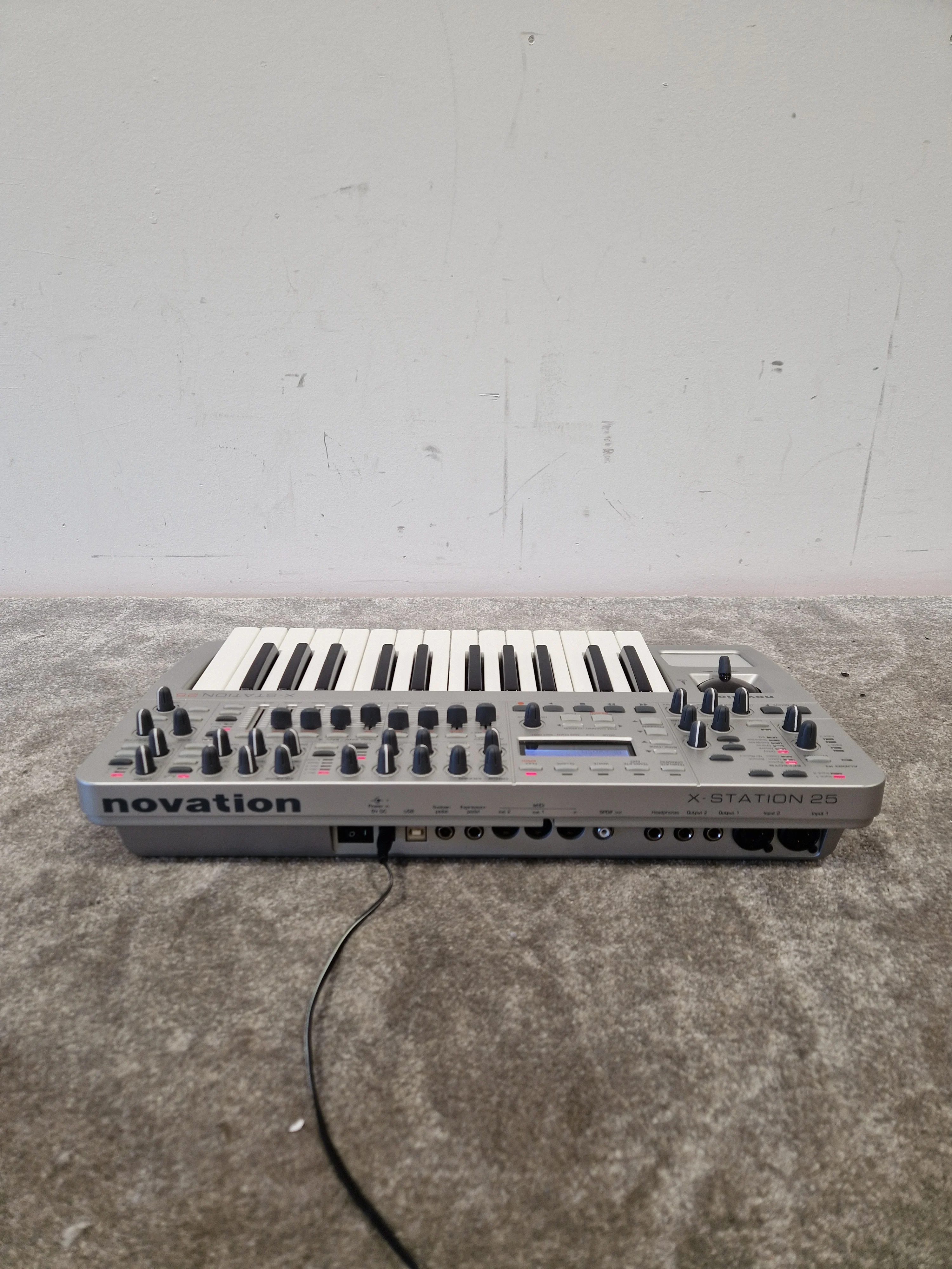 Novation X-station 25 Synthesizer - Analog Modeling Synth - Excellent w/ Power Supply - Image 2