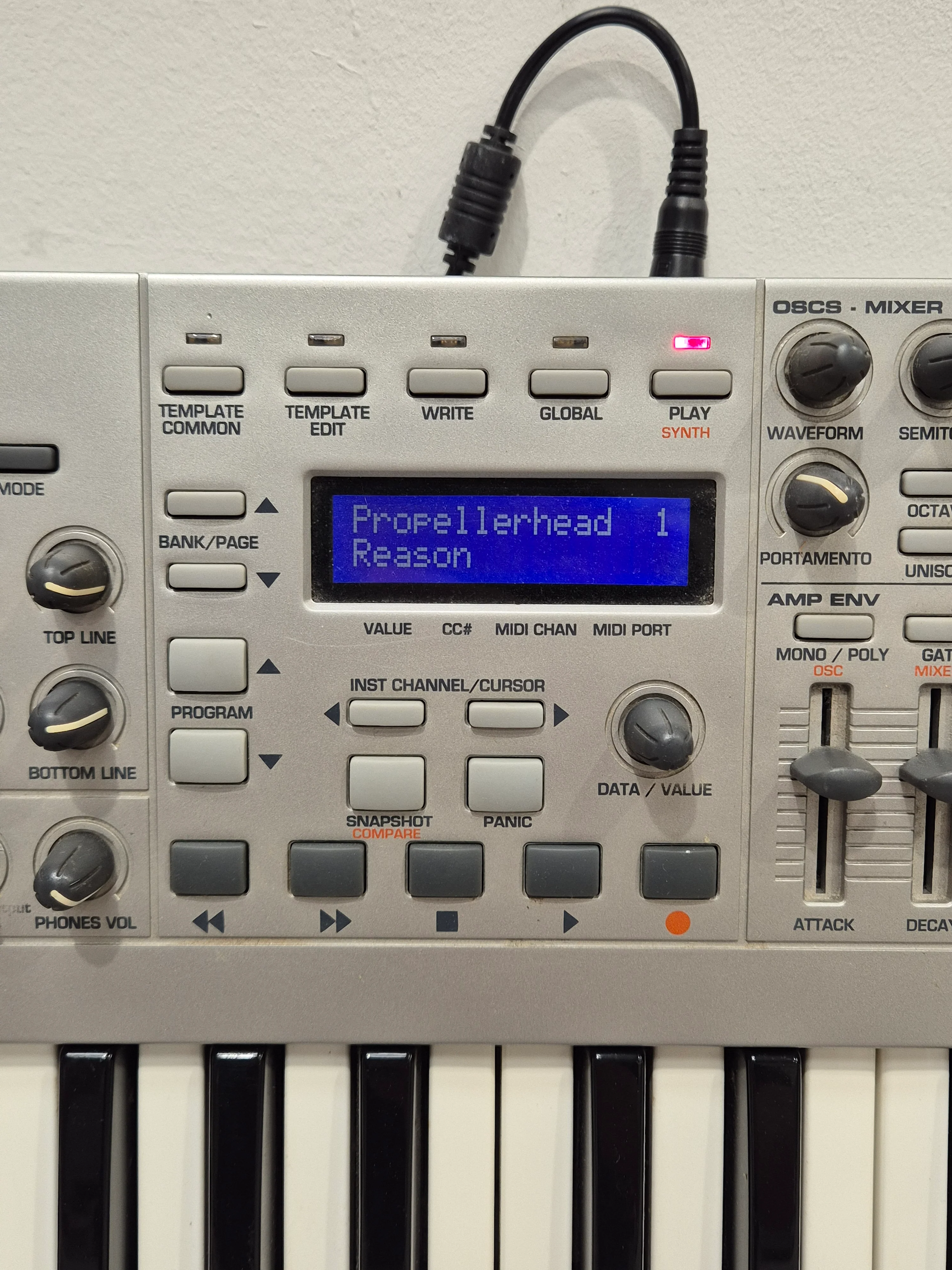 Novation X-Station 61 – Virtual Analog Synthesizer – Good w/ Soft Bag - Image 4