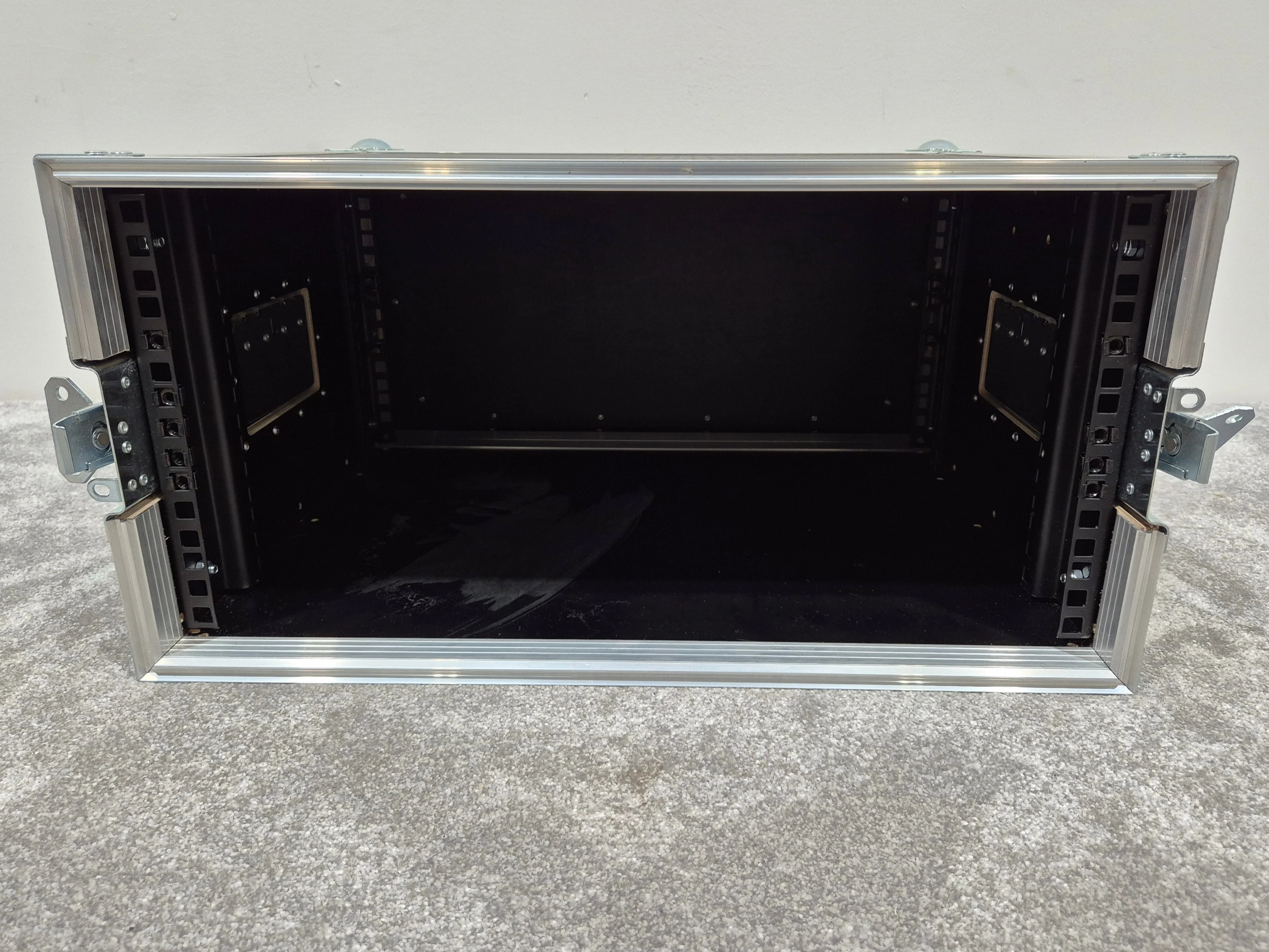 NSP Cases 4u - Quality Rack Mounting Flight Case RRP £294 - Image 3